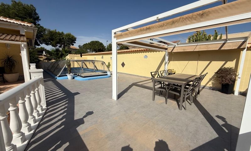 Villa en Pinar De Campoverde, Alicante, España 4 dormitorios, 161 m2 No. 190020