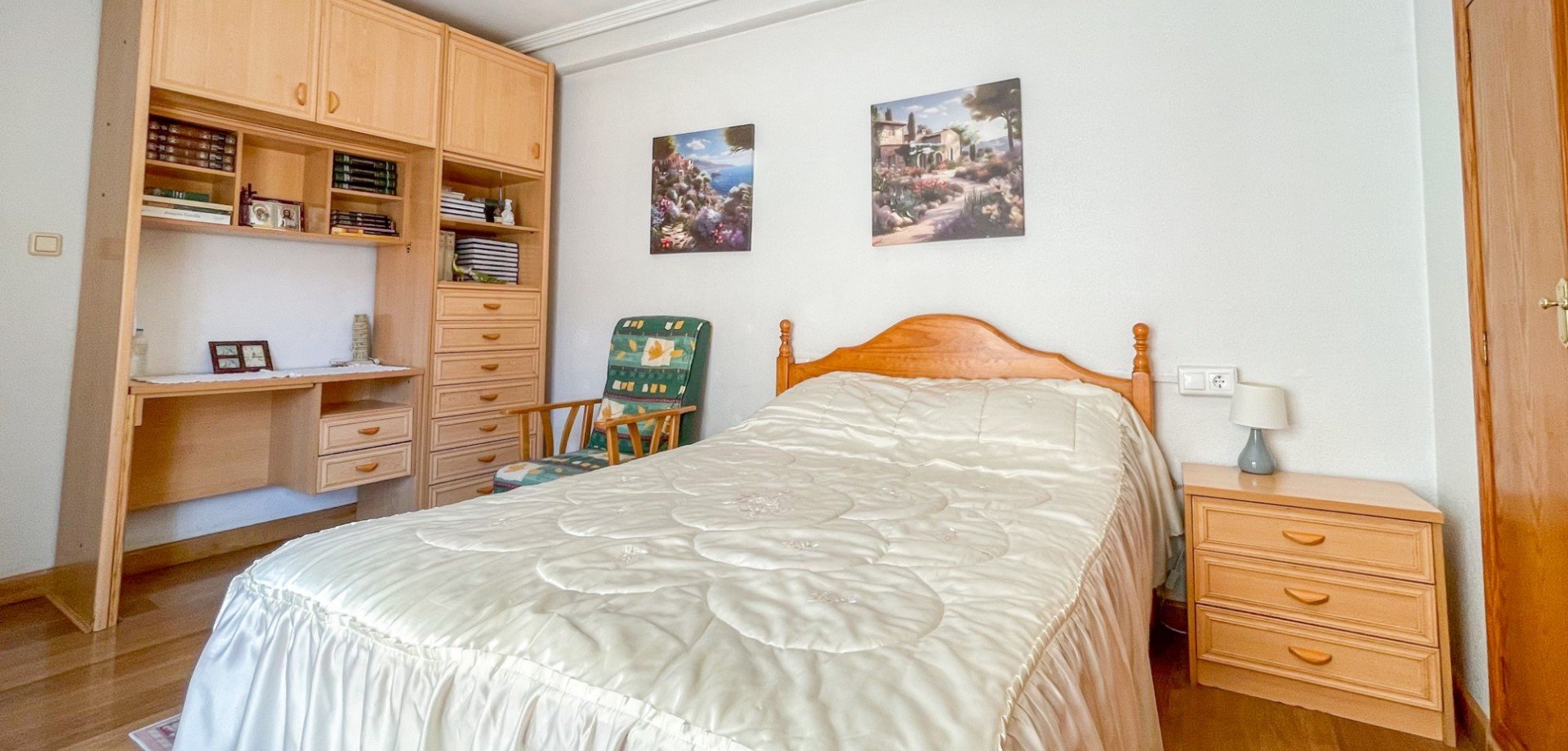 Apartamento en Torrevieja, Alicante, España 3 dormitorios, 129 m2 No. 190022