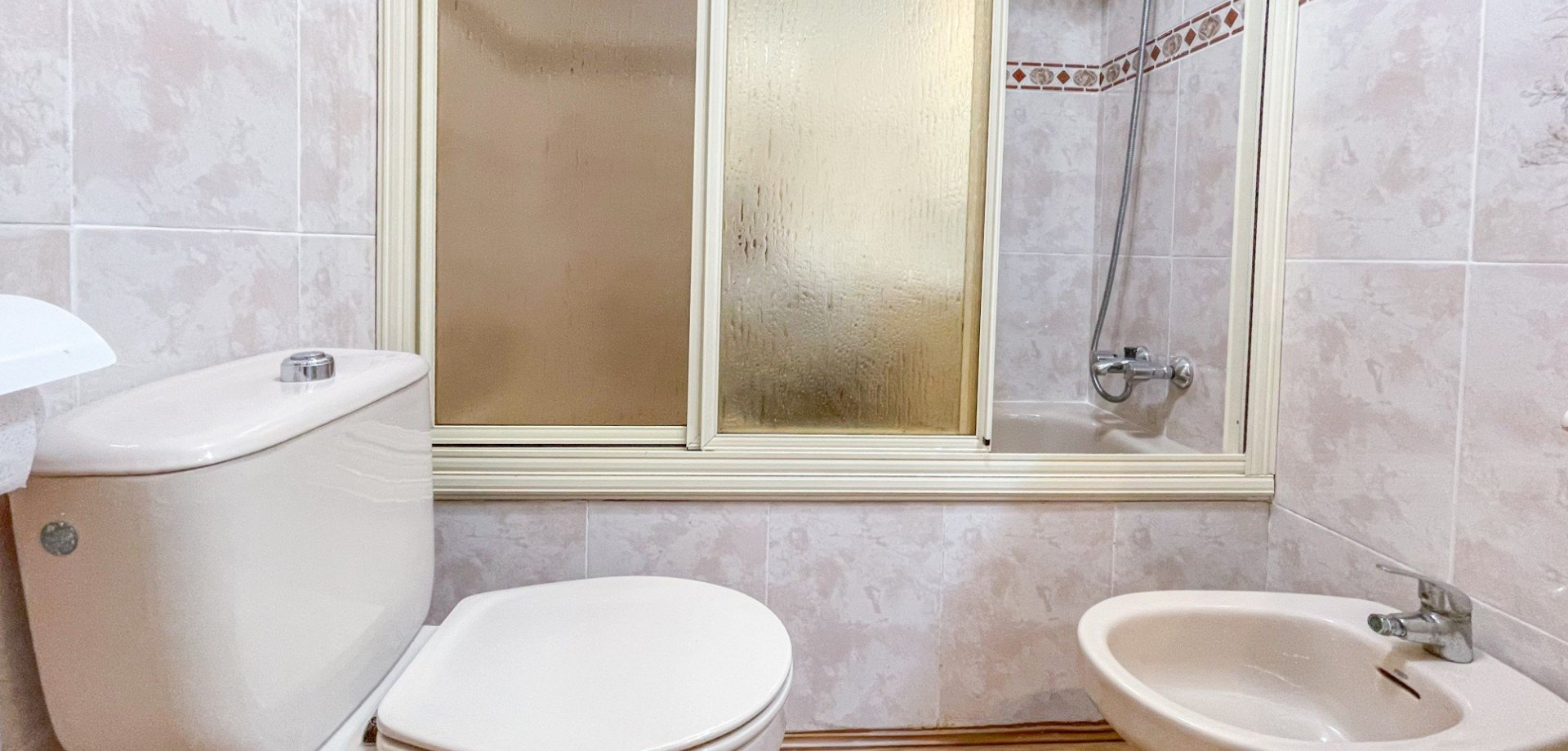Apartamento en Torrevieja, Alicante, España 3 dormitorios, 129 m2 No. 190022