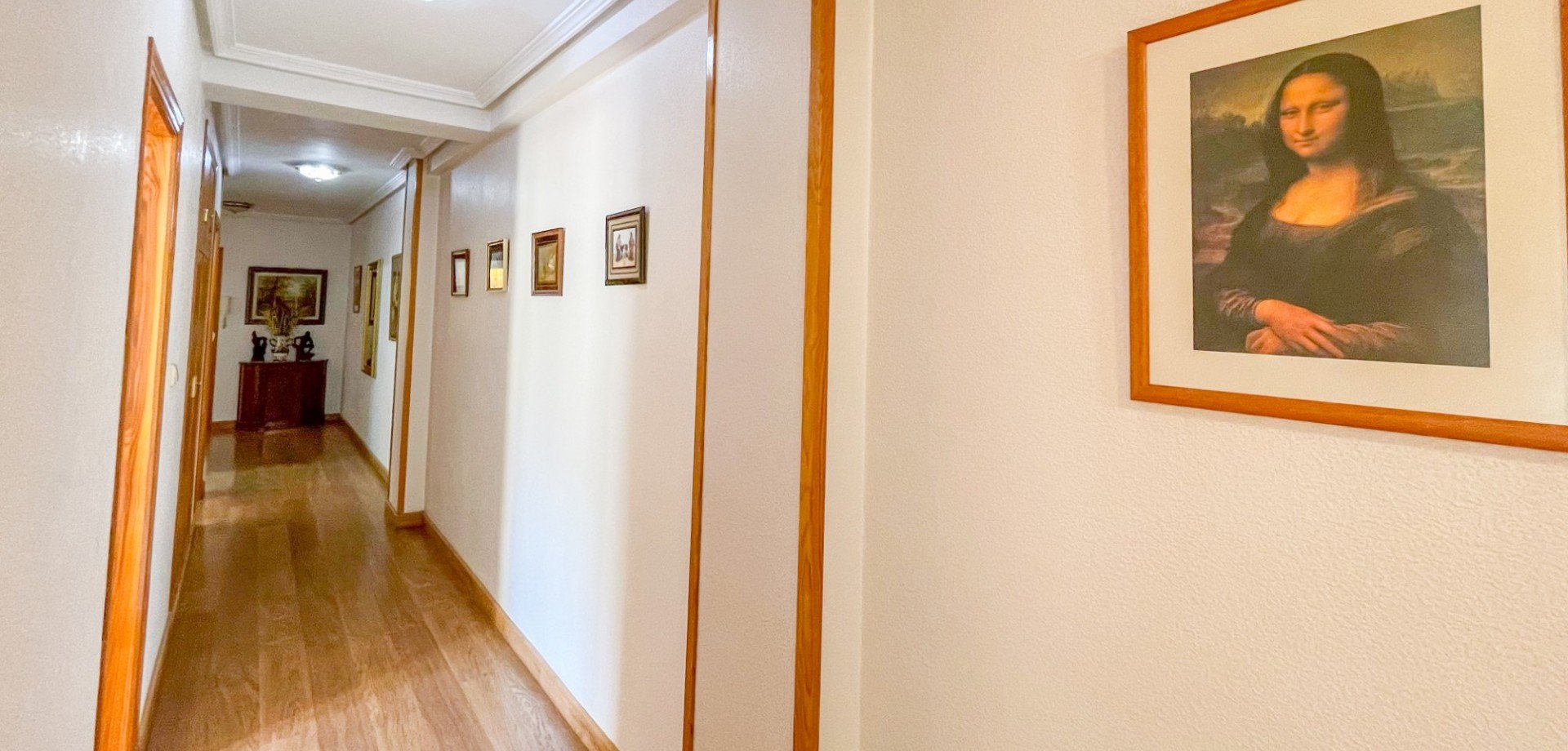 Apartamento en Torrevieja, Alicante, España 3 dormitorios, 129 m2 No. 190022