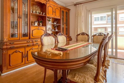 Apartment in Torrevieja, Alicante, Spain 3 bedrooms, 129 sq.m. No. 190022