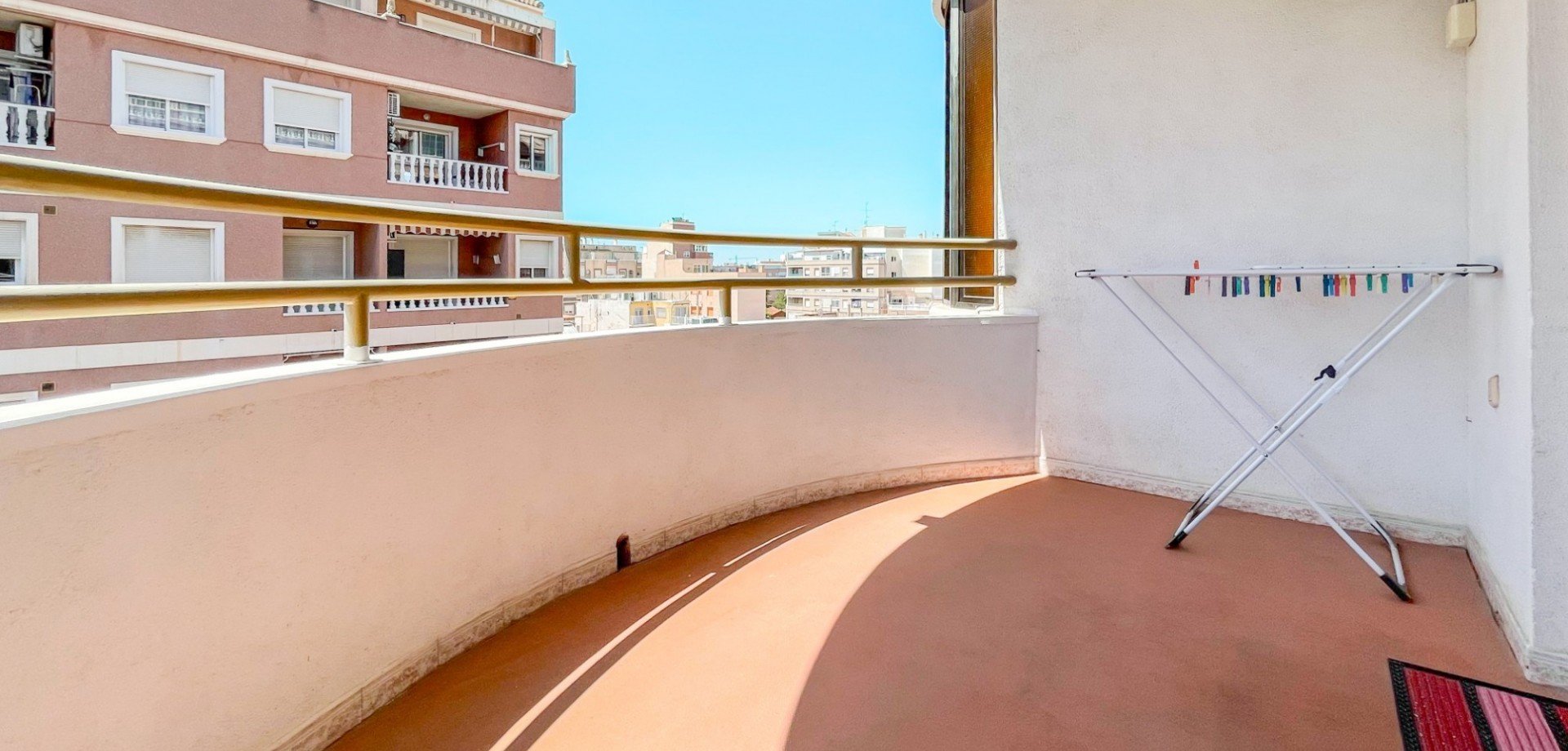 Apartamento en Torrevieja, Alicante, España 3 dormitorios, 129 m2 No. 190022