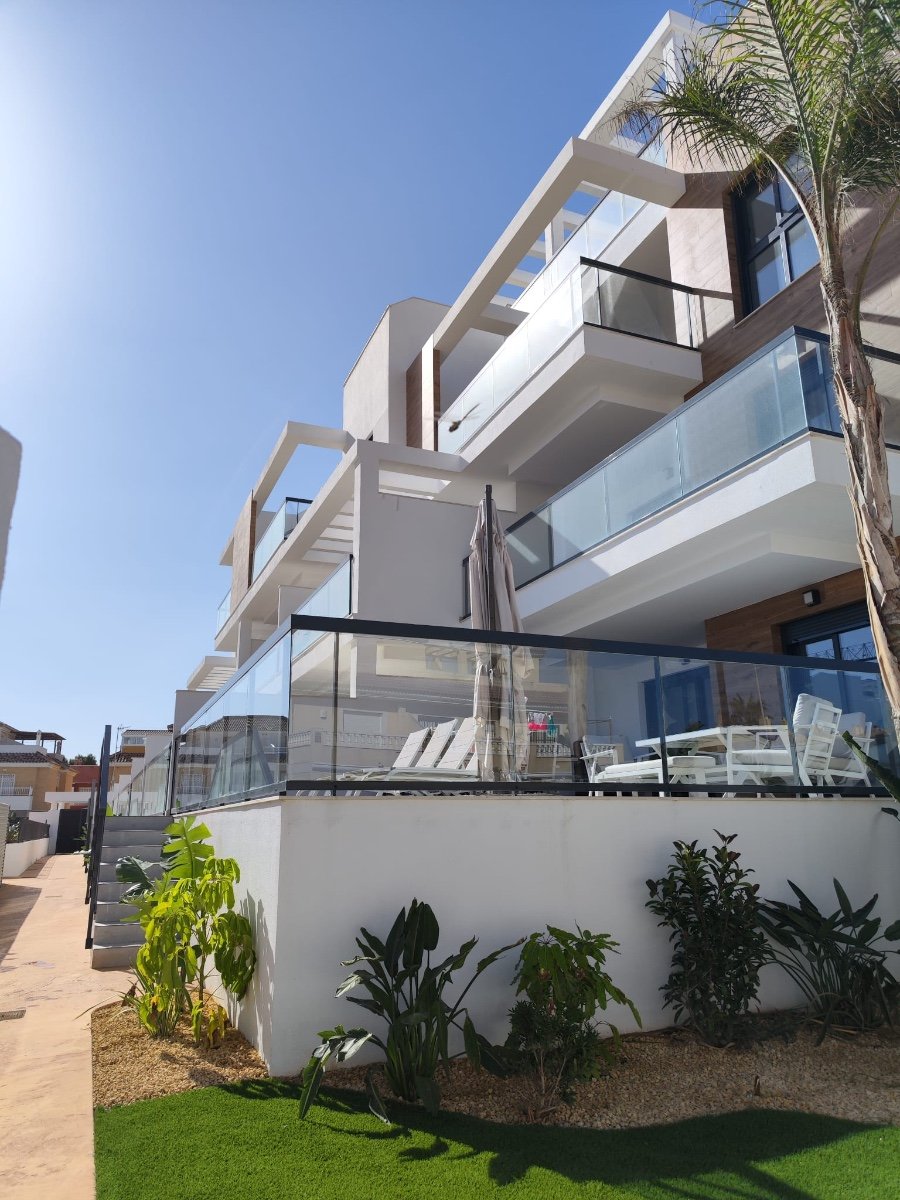 Apartment in Pilar de la Horadada, Alicante, Spain 2 bedrooms, 75 sq.m. No. 190018