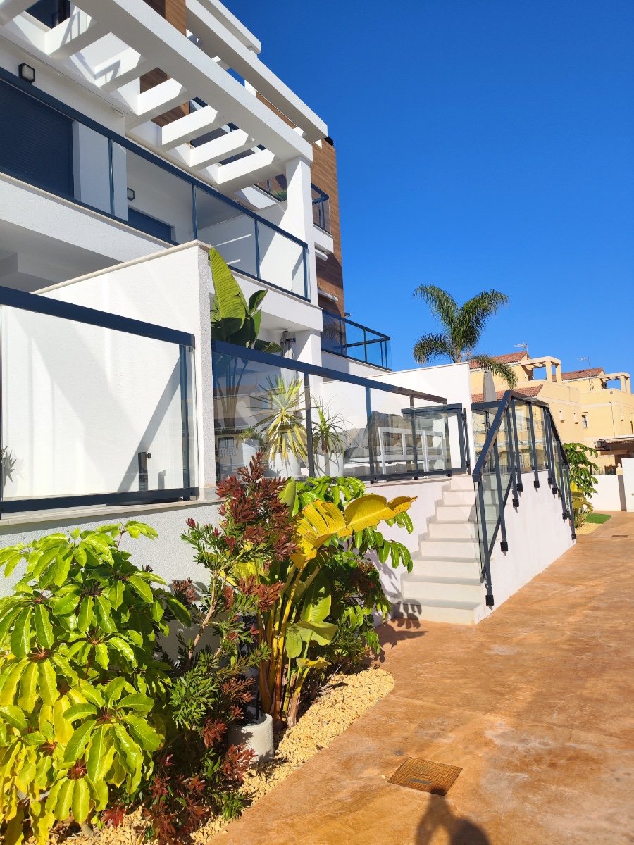 Apartment in Pilar de la Horadada, Alicante, Spain 2 bedrooms, 75 sq.m. No. 190018