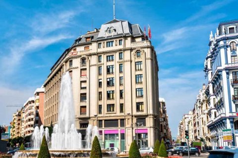 The weakened euro pushes the volume of real estate sales abroad to a historic high