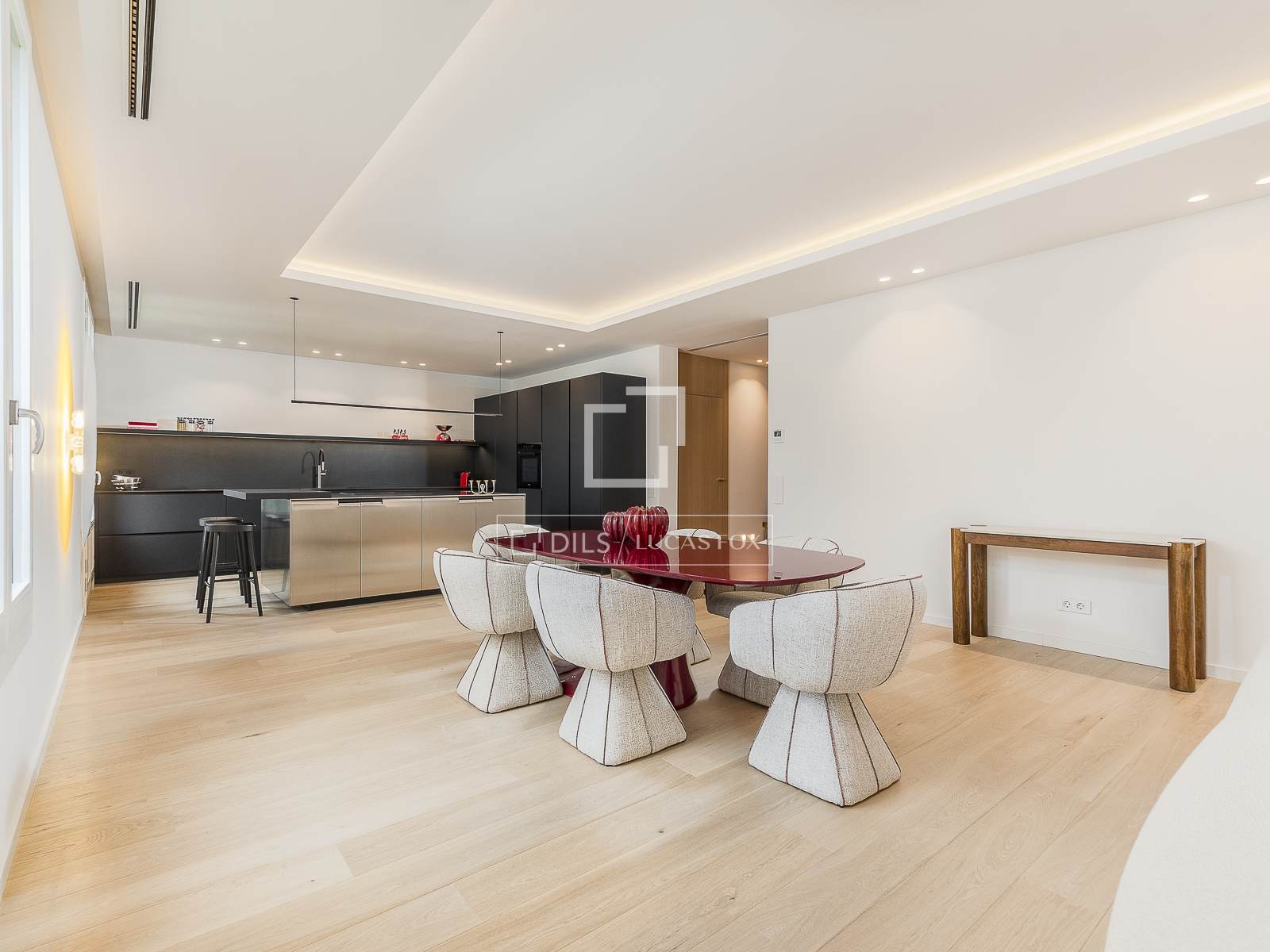 Apartment in Barcelona, Spain 4 bedrooms, 230 sq.m. No. 166785