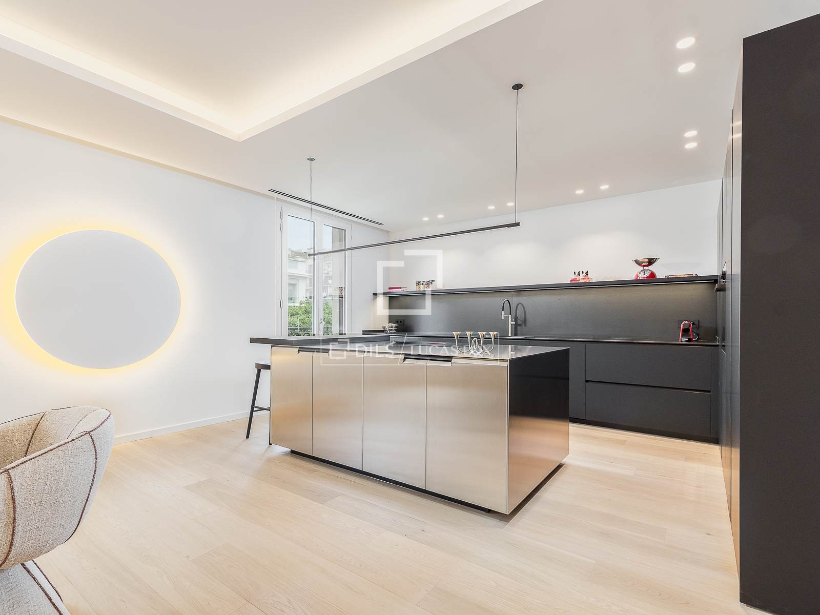 Apartment in Barcelona, Spain 4 bedrooms, 230 sq.m. No. 166785