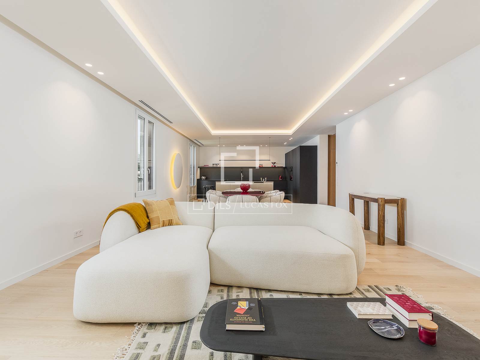 Apartment in Barcelona, Spain 4 bedrooms, 230 sq.m. No. 166785