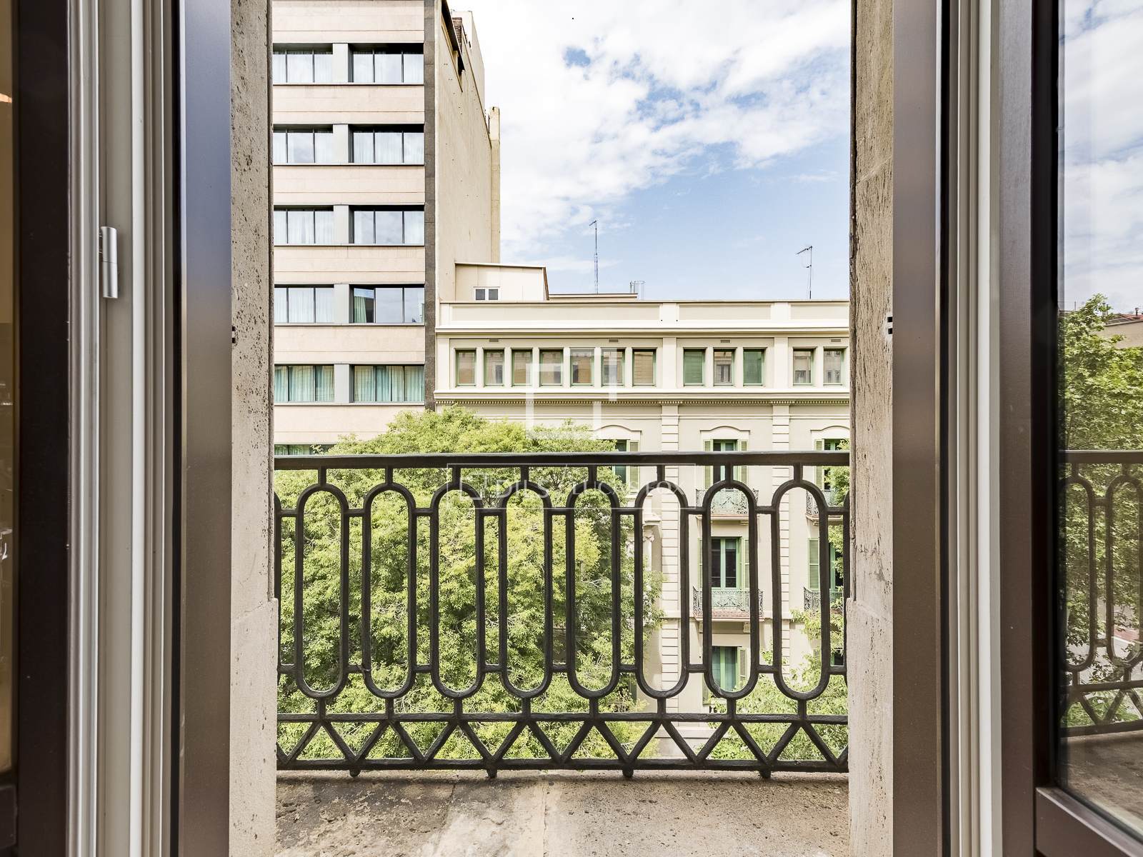 Apartment in Barcelona, Spain 4 bedrooms, 230 sq.m. No. 166785