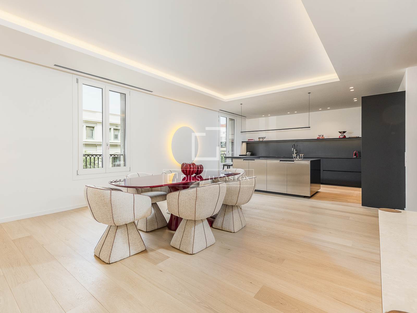 Apartment in Barcelona, Spain 4 bedrooms, 230 sq.m. No. 166785