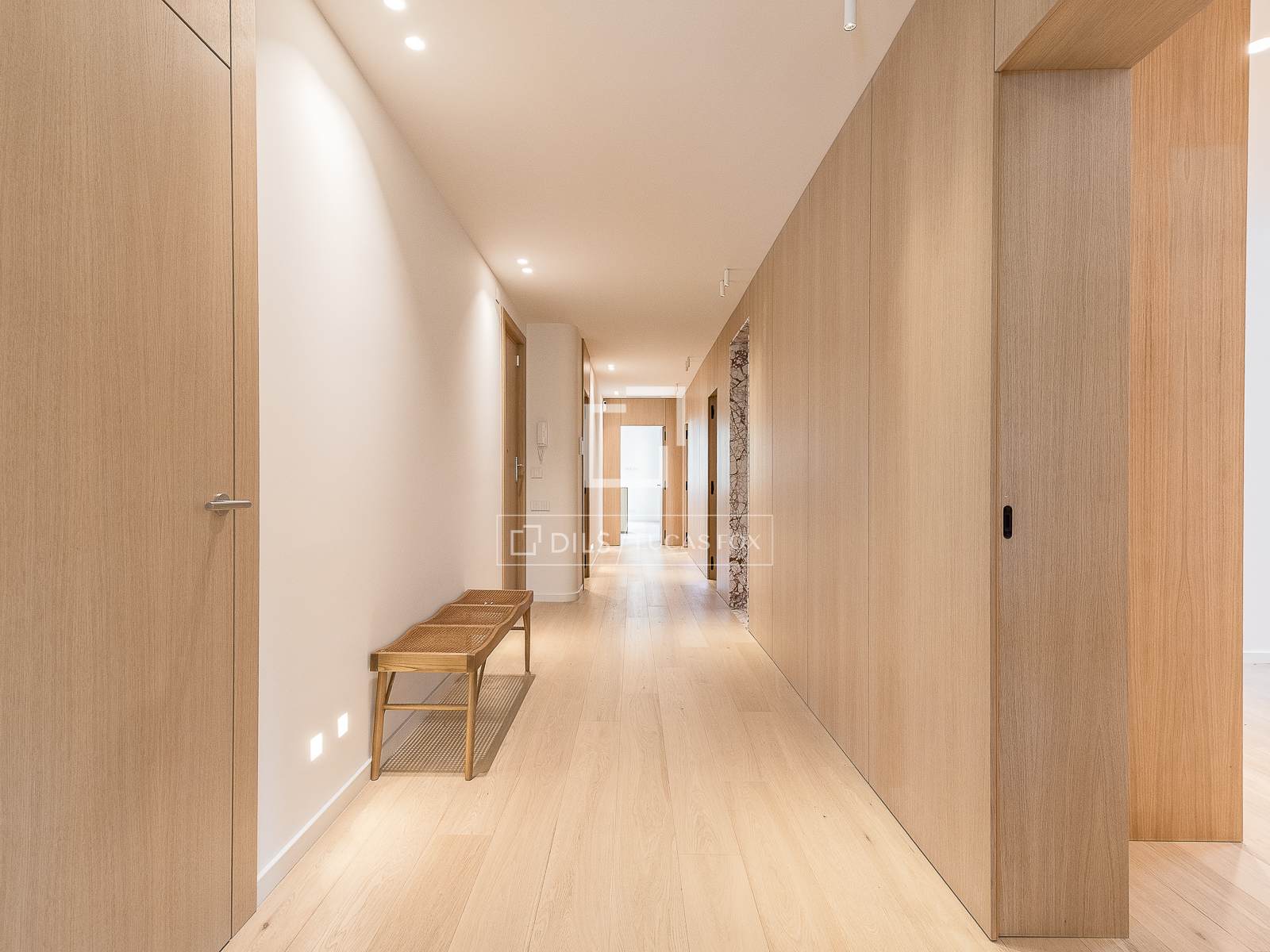 Apartment in Barcelona, Spain 4 bedrooms, 230 sq.m. No. 166785