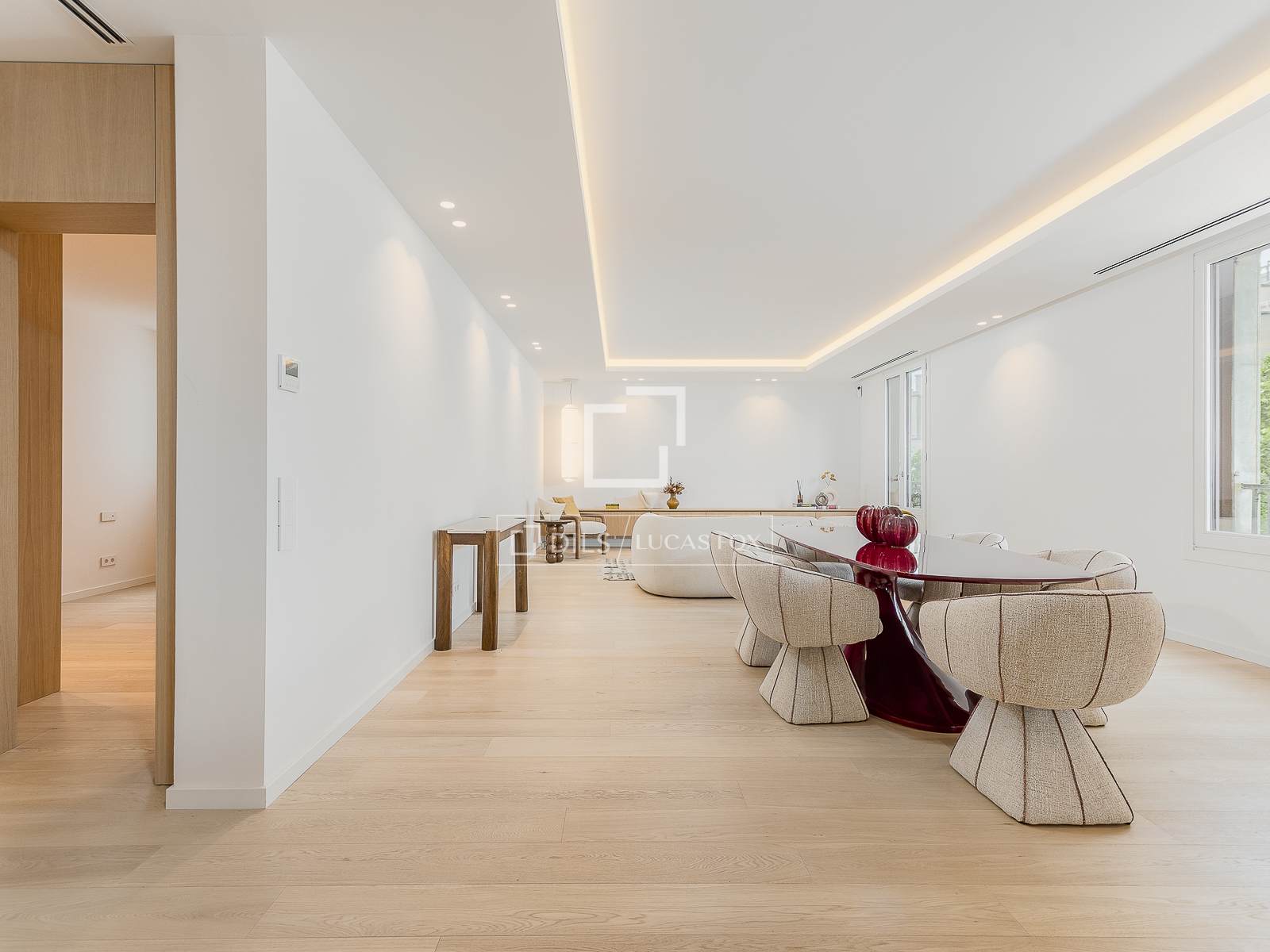 Apartment in Barcelona, Spain 4 bedrooms, 230 sq.m. No. 166785