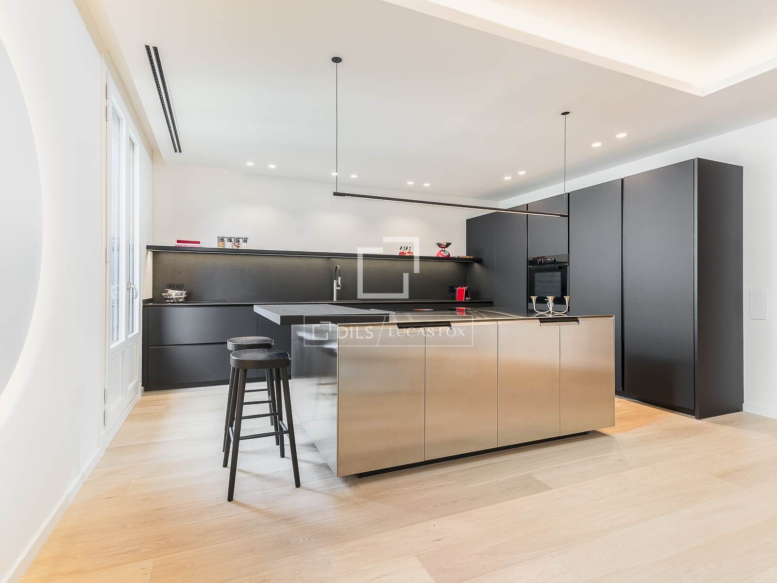 Apartment in Barcelona, Spain 4 bedrooms, 230 sq.m. No. 166785