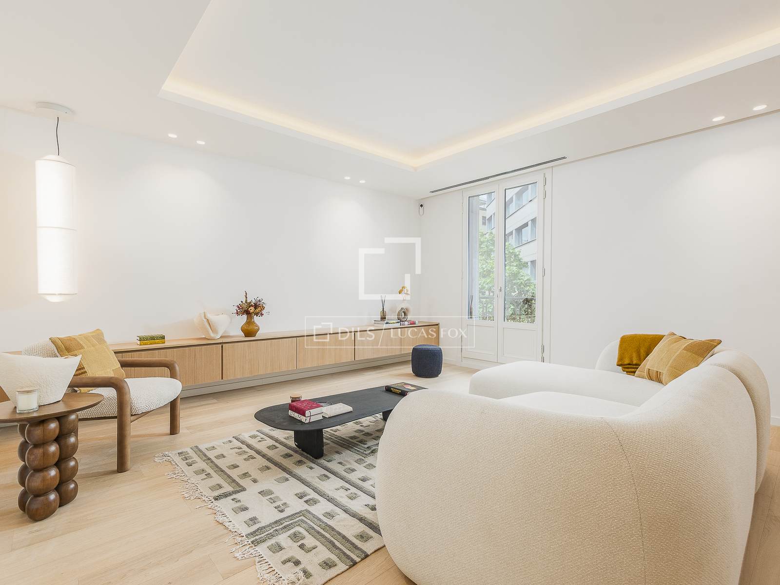 Apartment in Barcelona, Spain 4 bedrooms, 230 sq.m. No. 166785