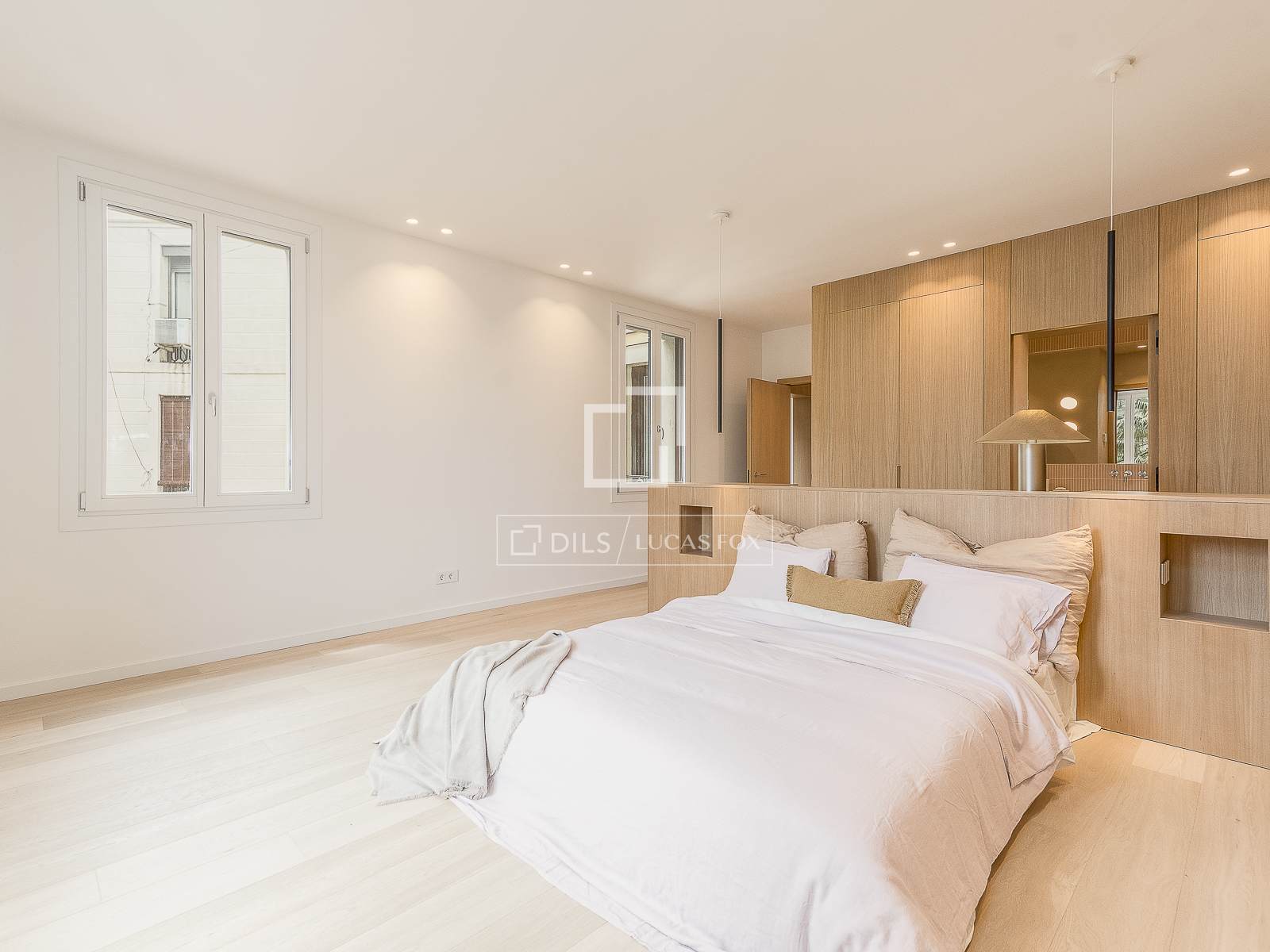 Apartment in Barcelona, Spain 4 bedrooms, 230 sq.m. No. 166785
