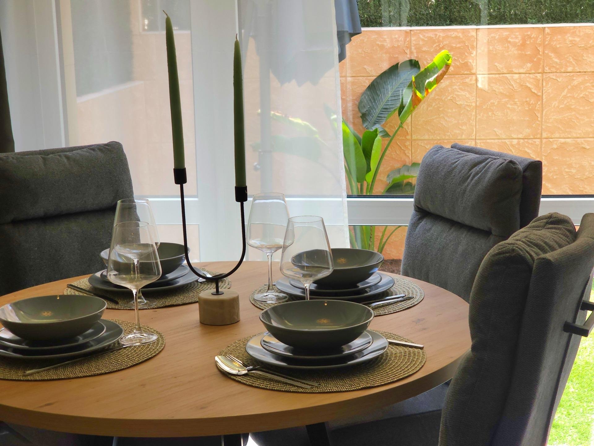 Bungalow à Torrevieja, Alicante, Espagne 2 chambres, 105 m2 No. 190475