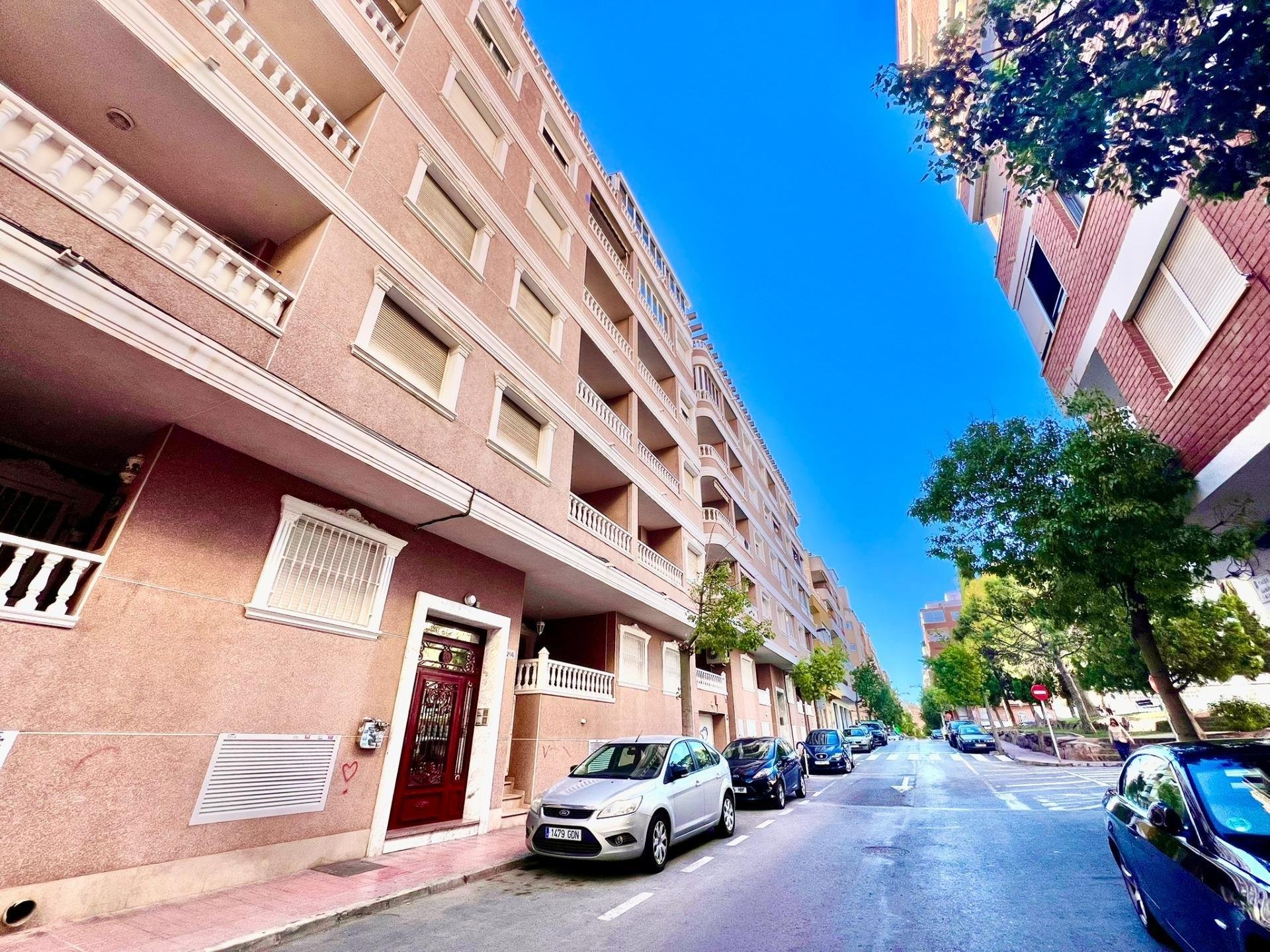 Warehouse in Torrevieja, Alicante, Spanien 3 m2 Nr. 190479