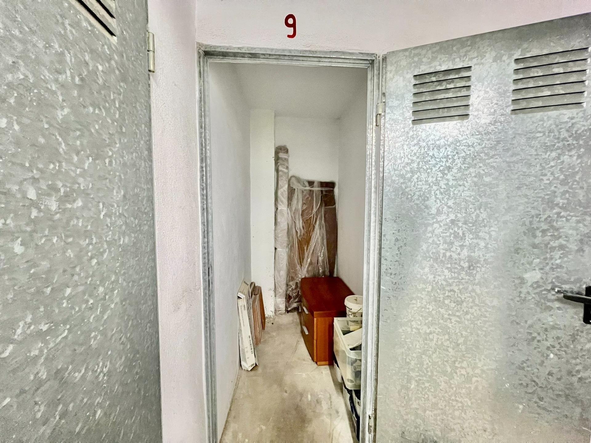 Warehouse in Torrevieja, Alicante, Spanien 3 m2 Nr. 190479