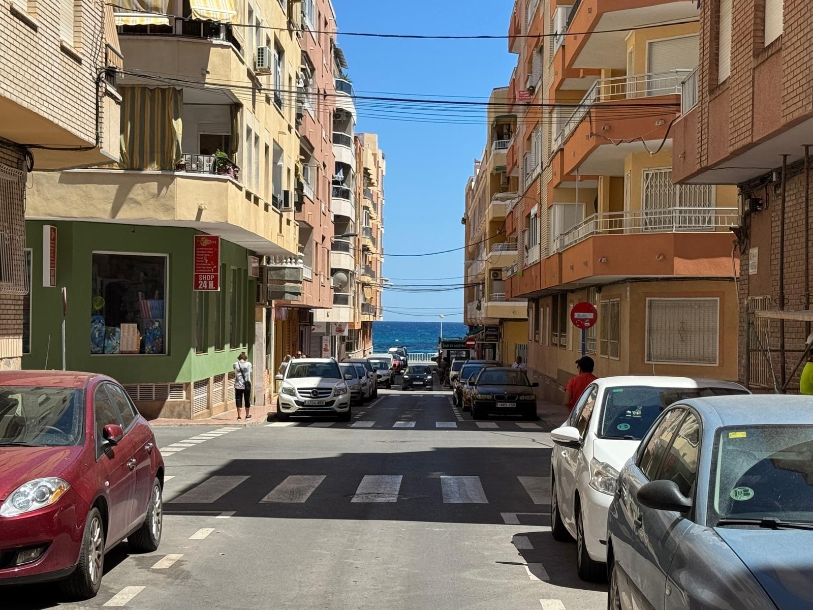 Commercial property in Torrevieja, Alicante, Spain 261 sq.m. No. 182835