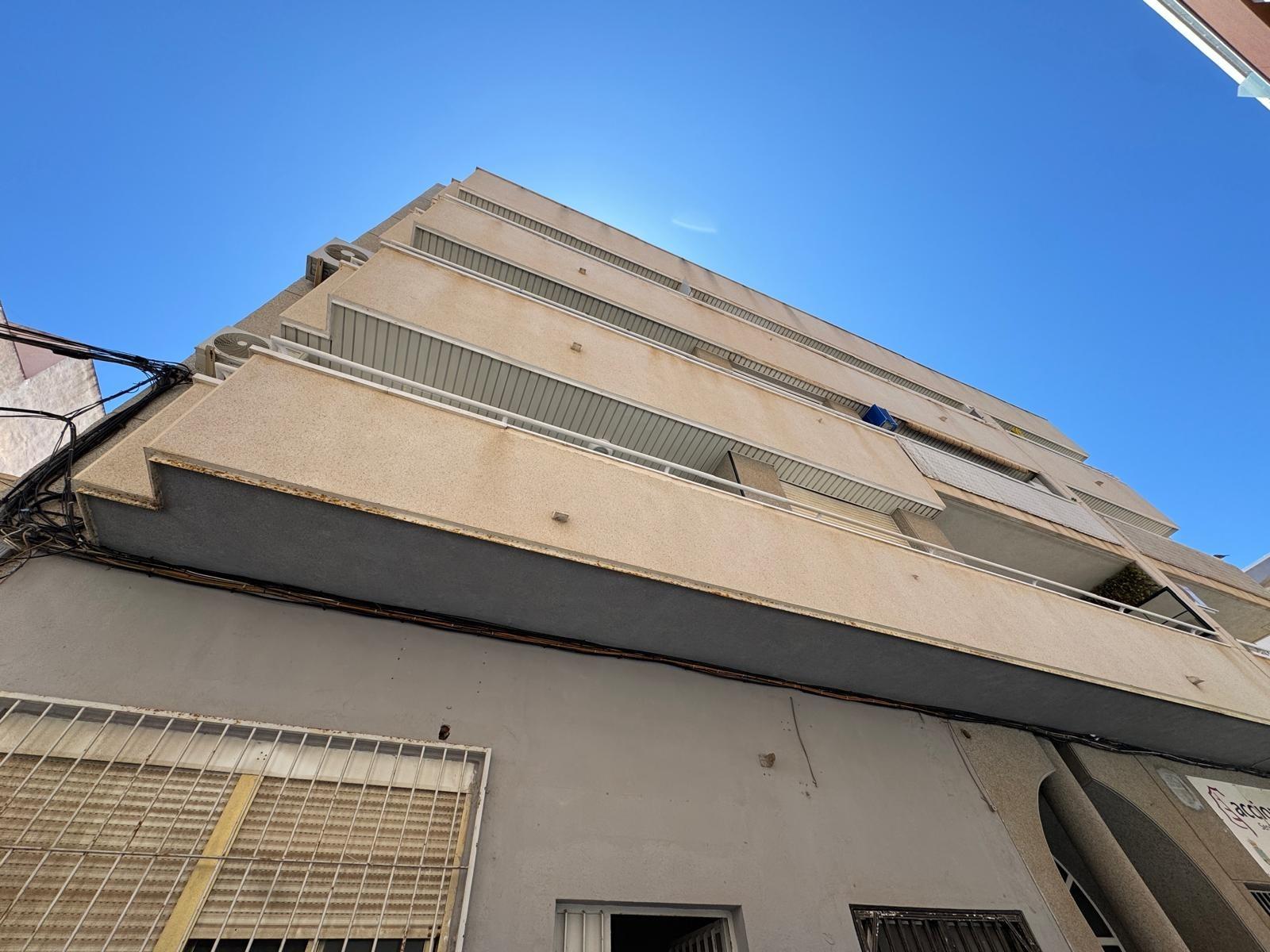 Commercial property in Torrevieja, Alicante, Spain 261 sq.m. No. 182835