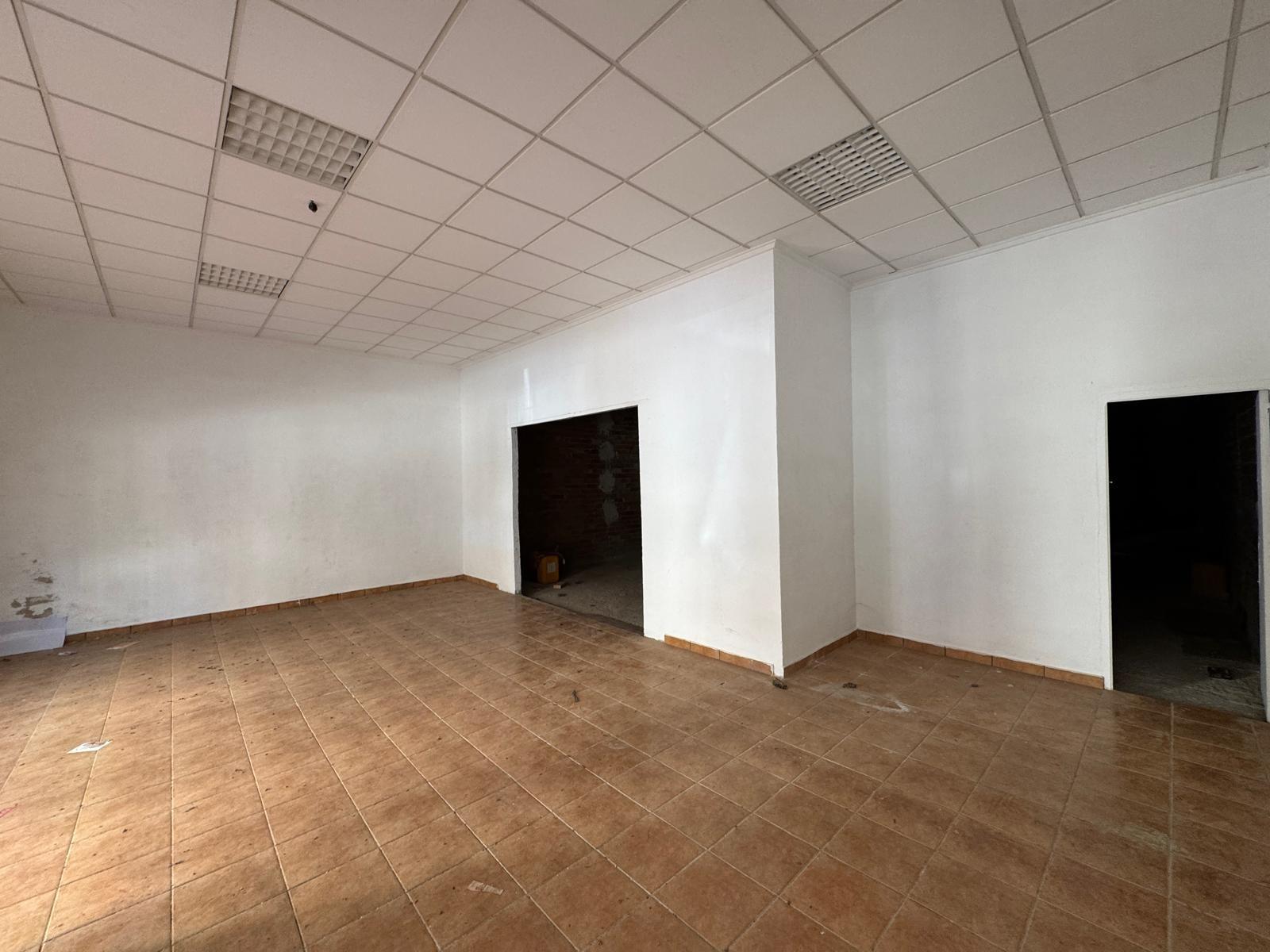 Commercial property in Torrevieja, Alicante, Spain 261 sq.m. No. 182835
