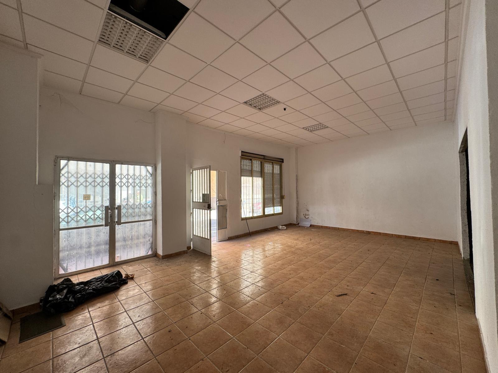Commercial property in Torrevieja, Alicante, Spain 261 sq.m. No. 182835