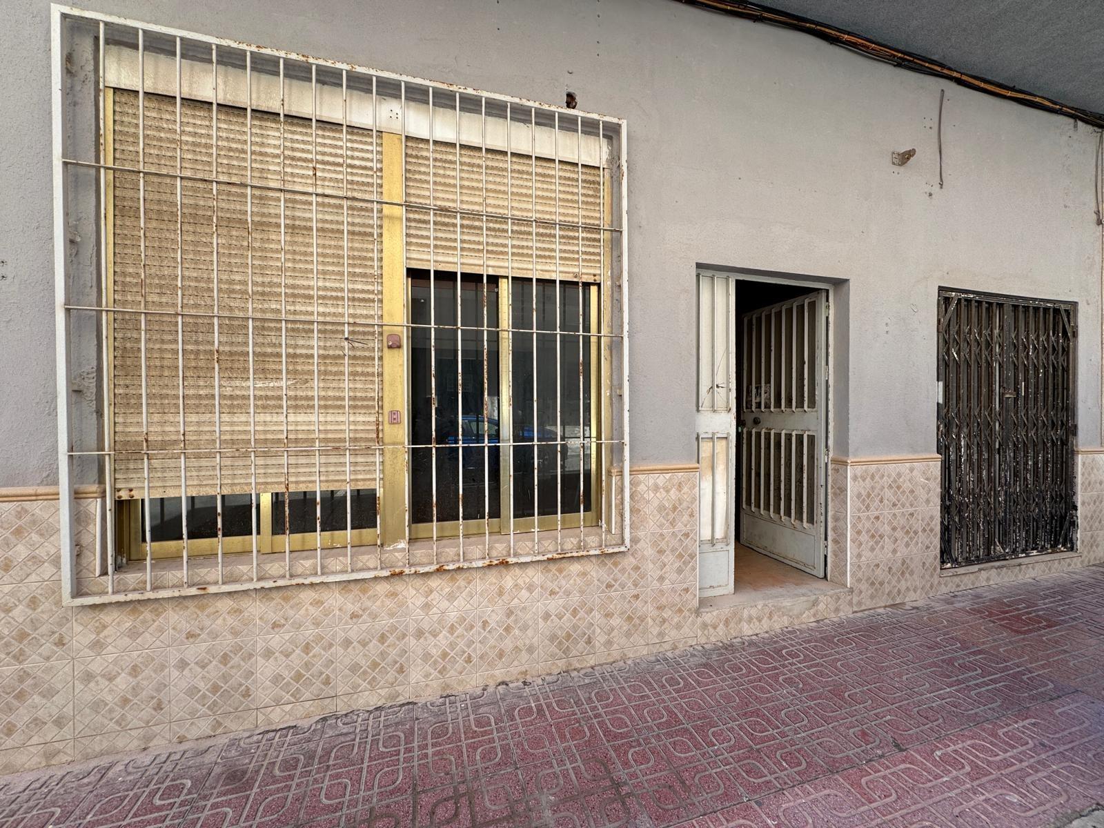 Commercial property in Torrevieja, Alicante, Spain 261 sq.m. No. 182835