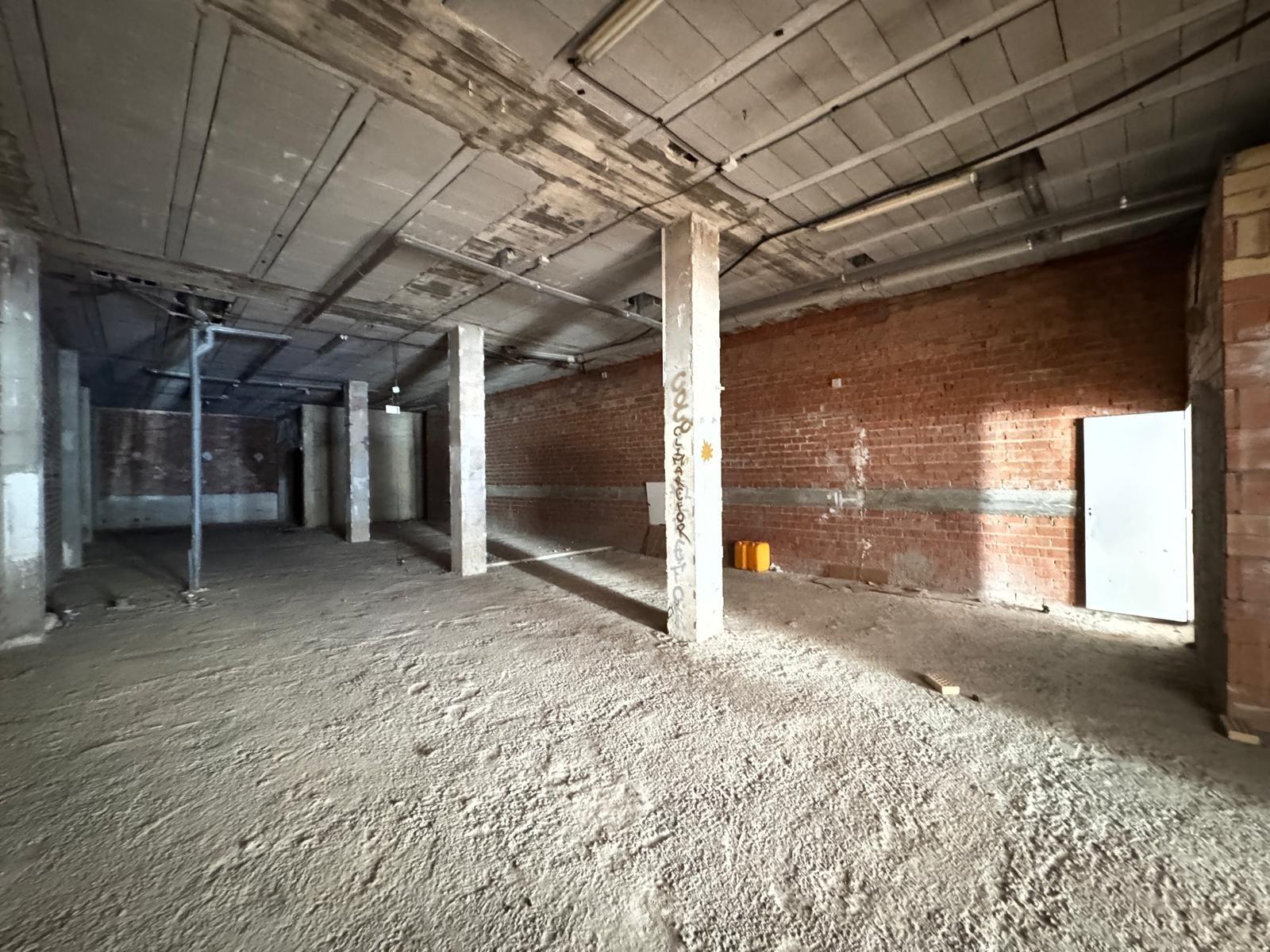 Commercial property in Torrevieja, Alicante, Spain 261 sq.m. No. 182835