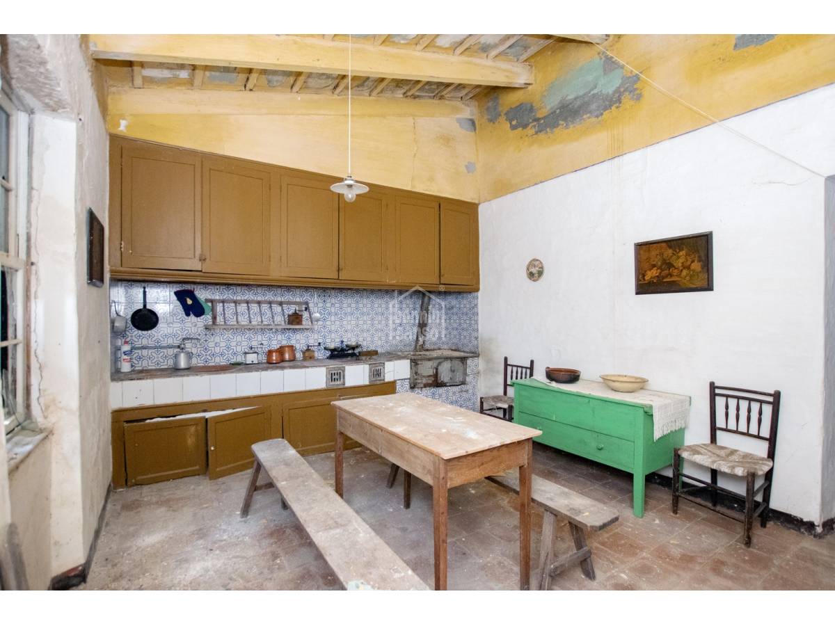 Hus i Mahon, Menorca, Spanien 16 sovrum, 2000 kvm. Nr. 113480