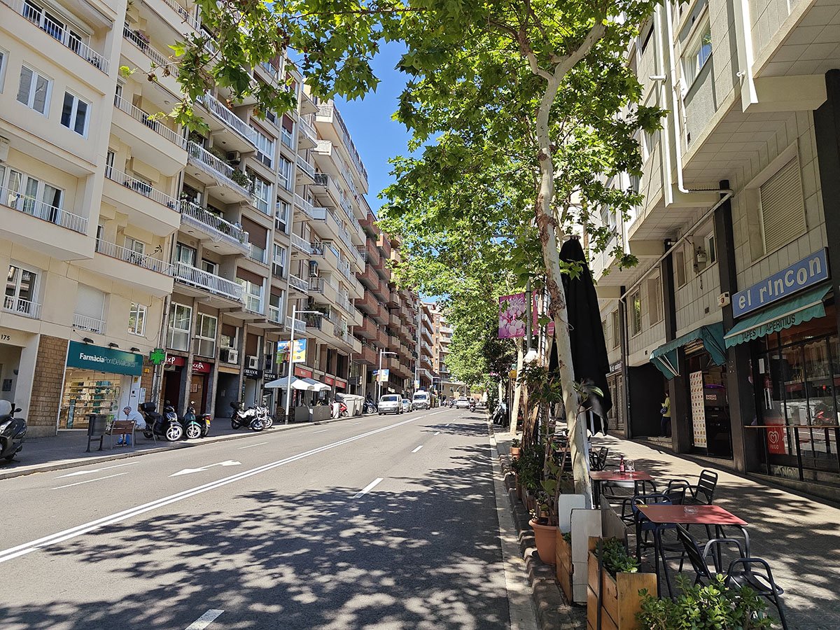 Commercial property à Barcelona, Espagne 93 m2 No. 140734