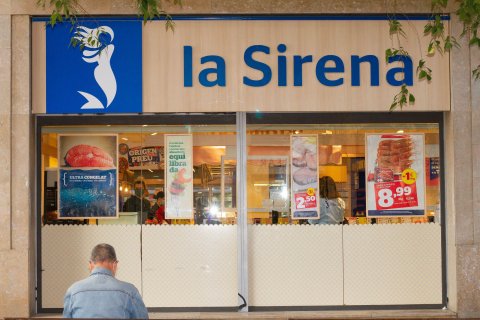 Commercial property in Barcelona, Spain 565 sq.m. No. 140733