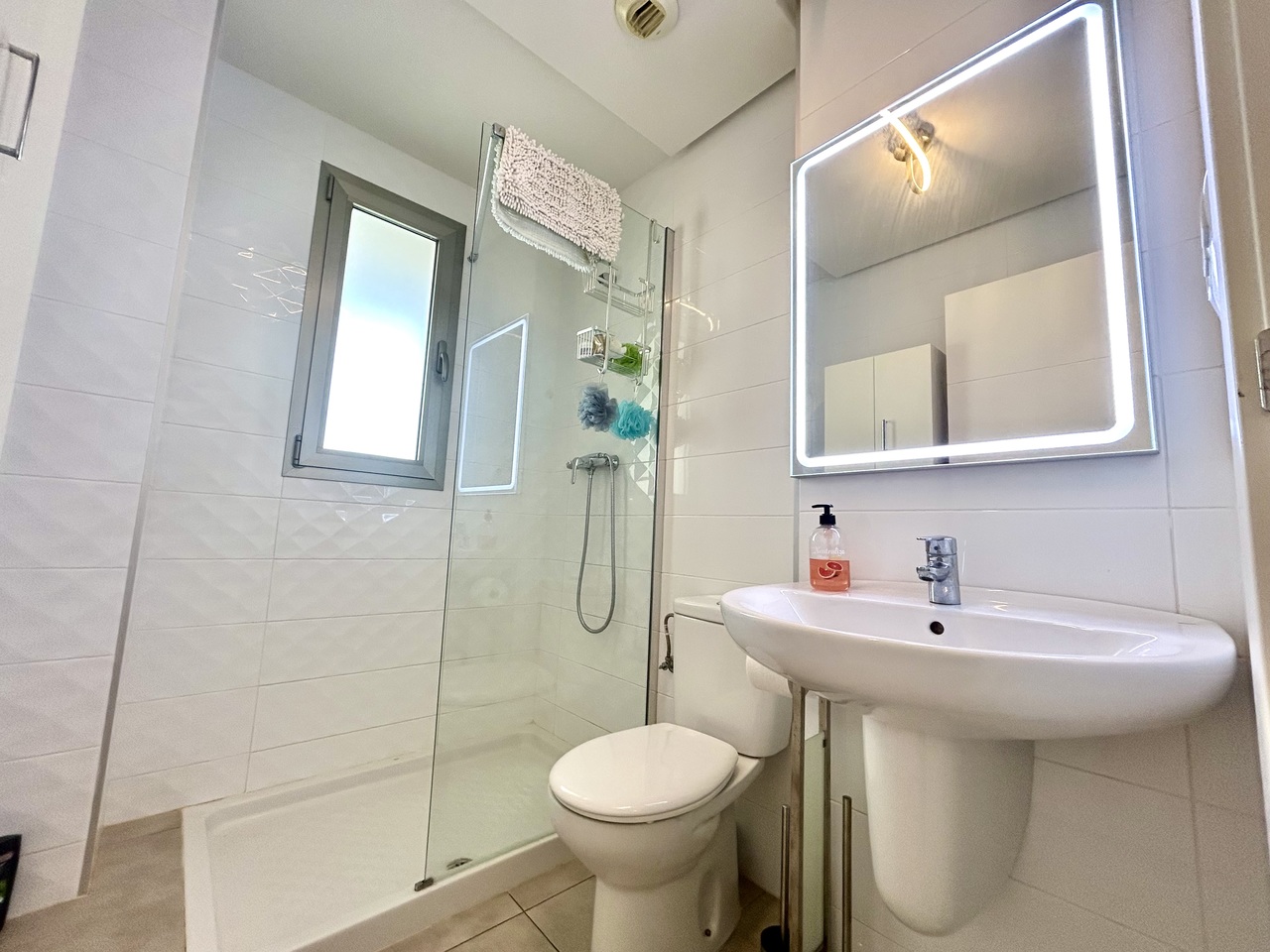 Apartamento en Alicante, España 2 dormitorios, 64 m2 No. 190388