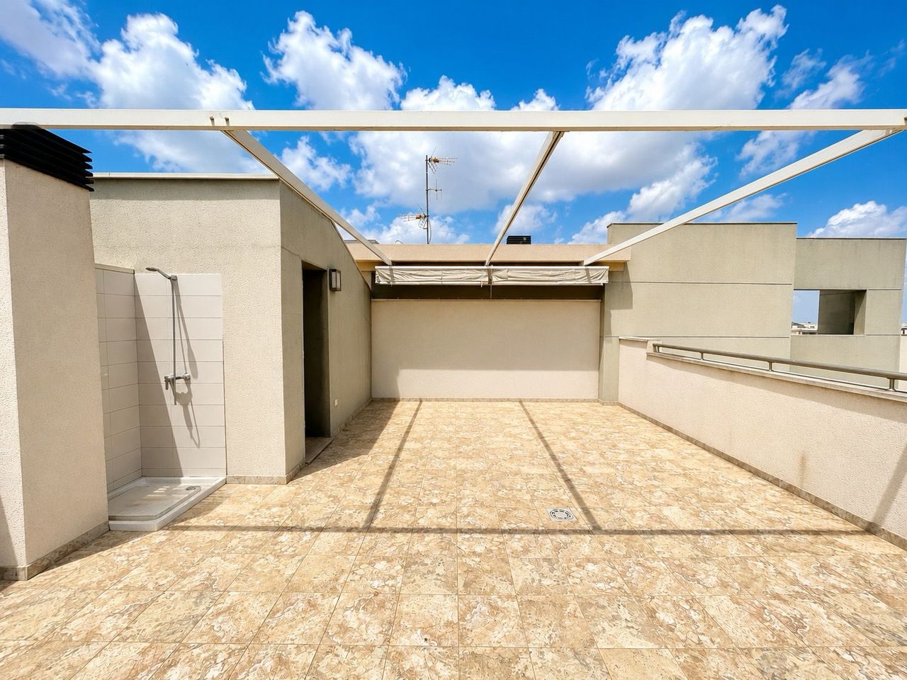 Apartamento en Alicante, España 2 dormitorios, 64 m2 No. 190388