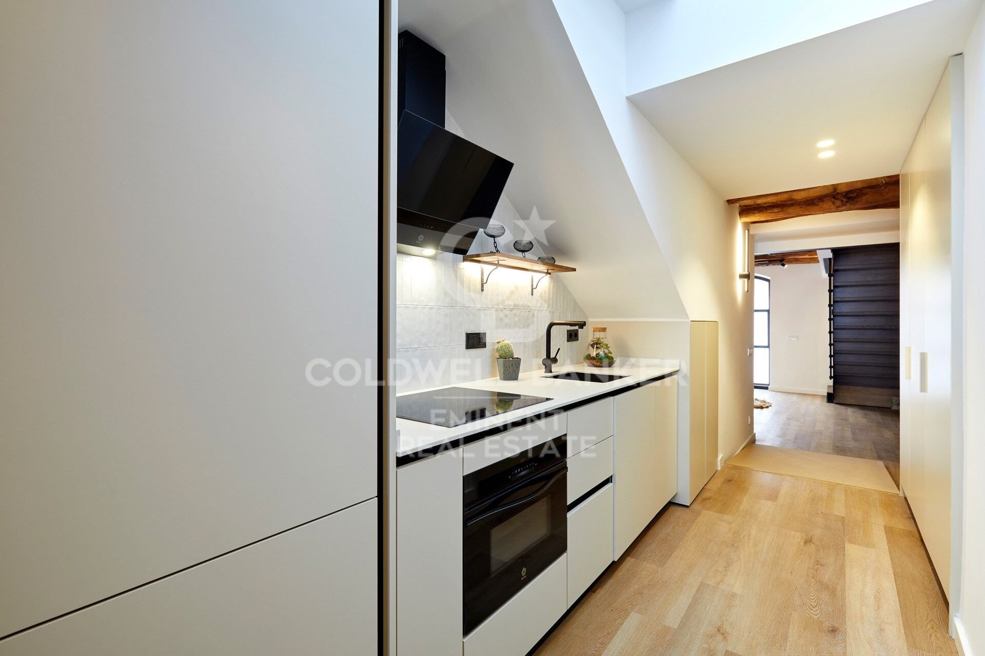 Bliźniak w Barcelona, Hiszpania 2 sypialnie, 96 mkw. nr 158696