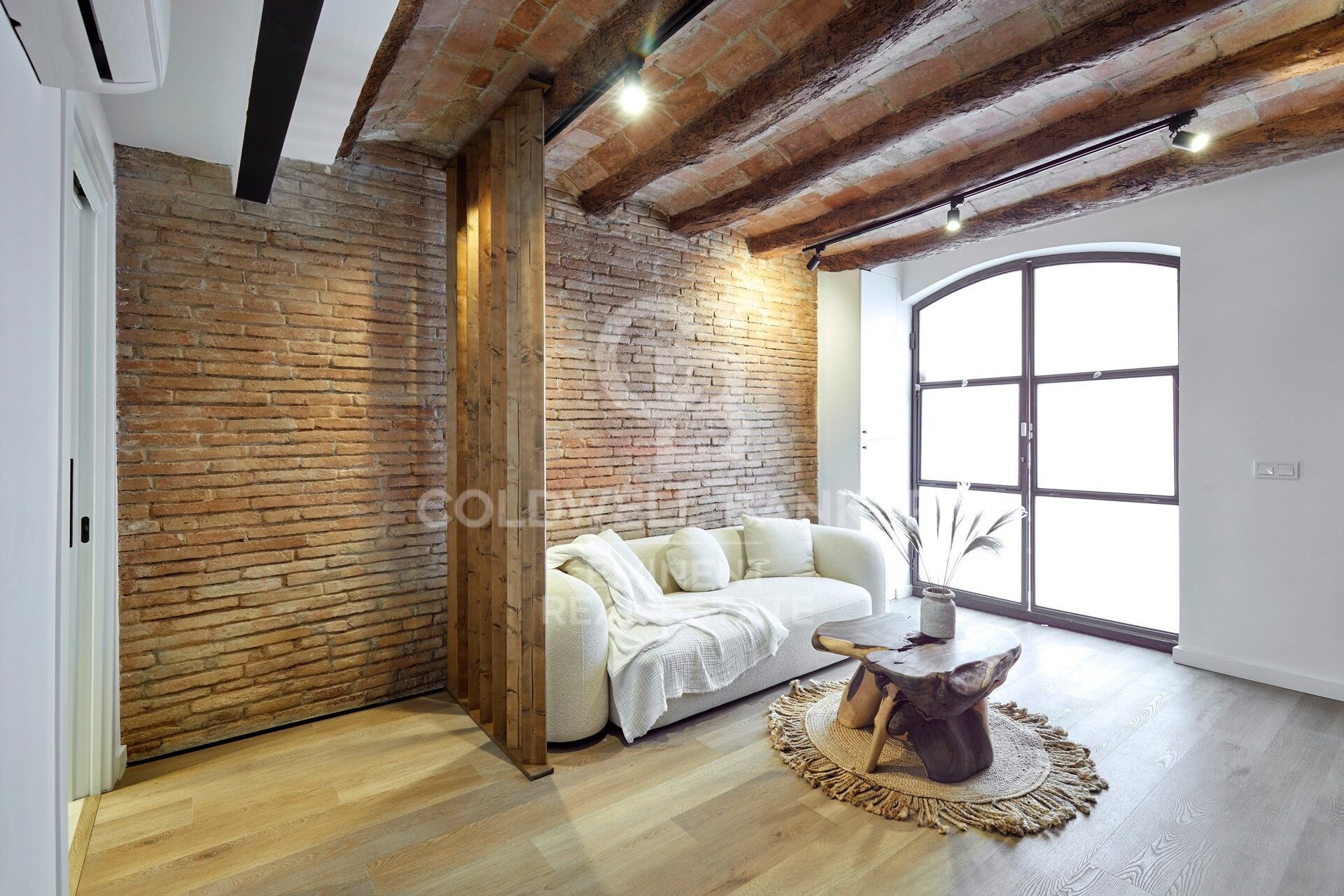 Bliźniak w Barcelona, Hiszpania 2 sypialnie, 96 mkw. nr 158696