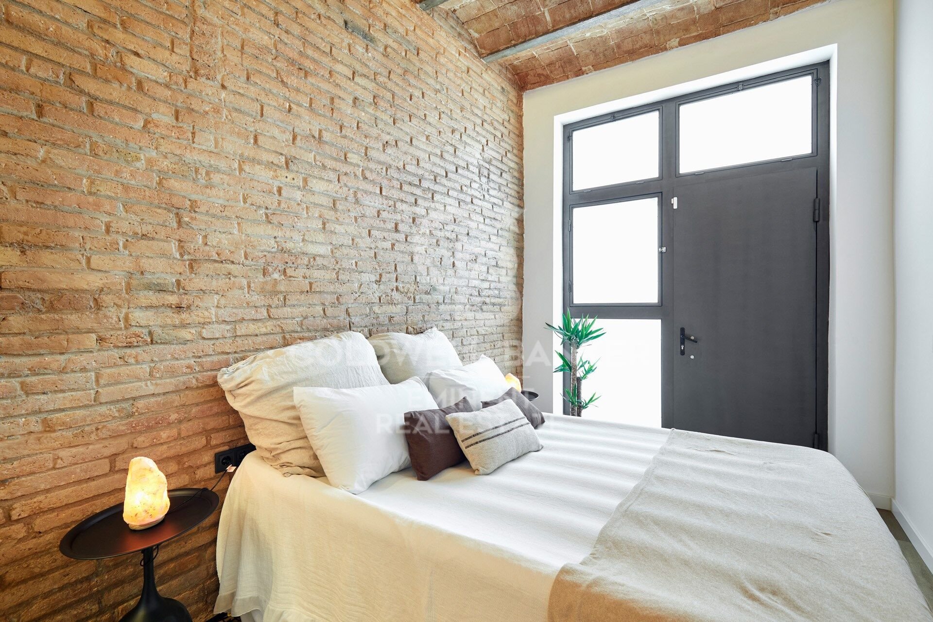 Bliźniak w Barcelona, Hiszpania 2 sypialnie, 96 mkw. nr 158696
