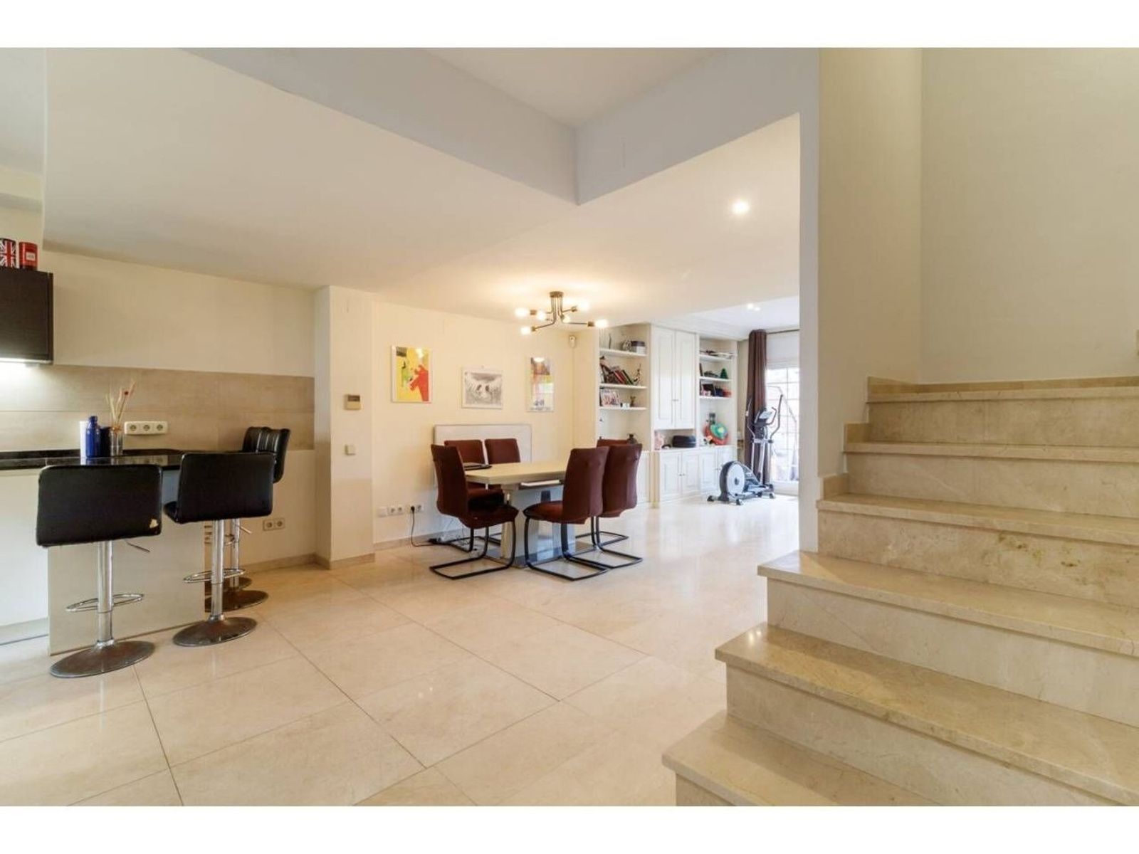Dzīvoklis Gava, Barcelona, Spānijā 5 istabas, 292 m2 Nr. 192061