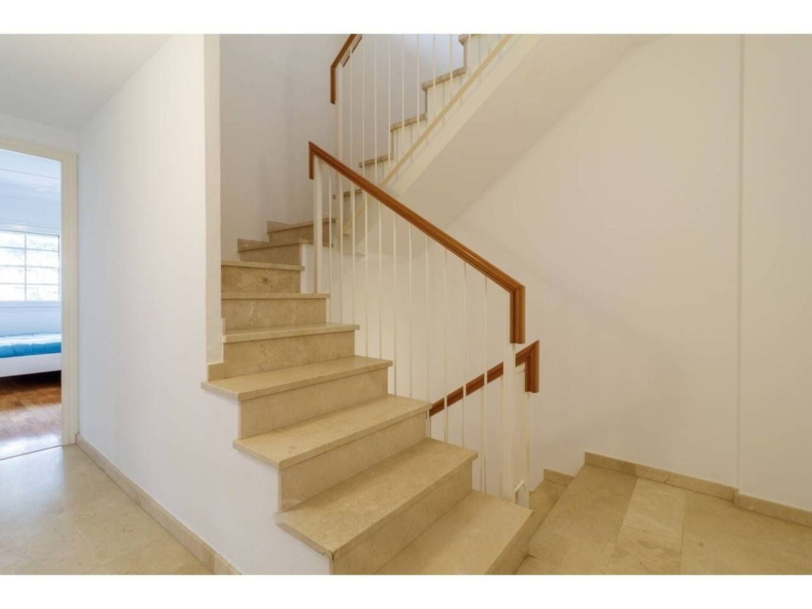 Dzīvoklis Gava, Barcelona, Spānijā 5 istabas, 292 m2 Nr. 192061