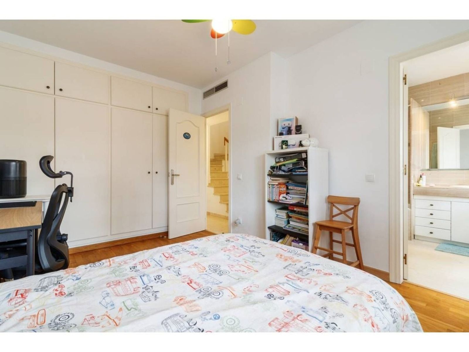 Dzīvoklis Gava, Barcelona, Spānijā 5 istabas, 292 m2 Nr. 192061