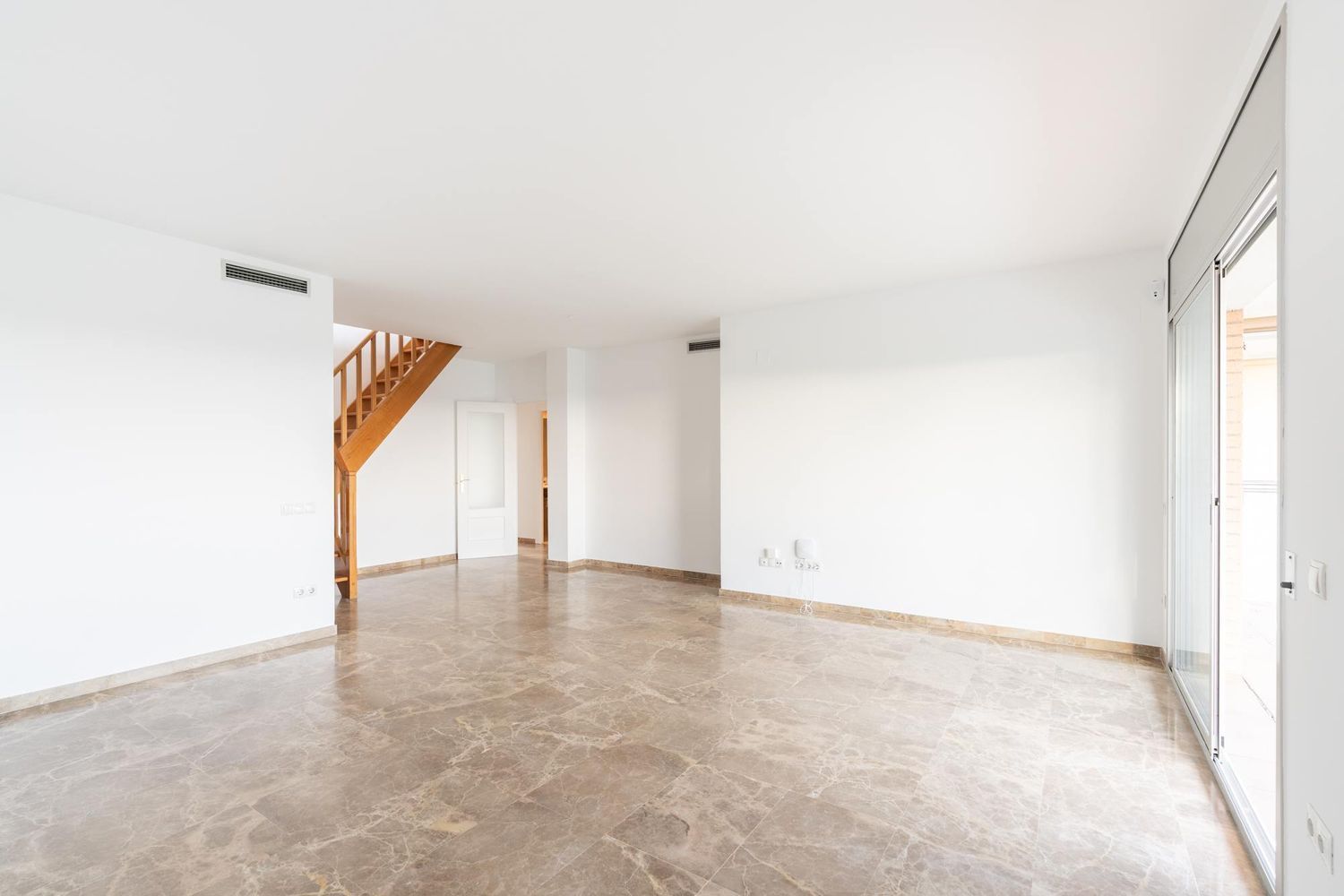 Dzīvoklis Gava, Barcelona, Spānijā 4 istabas, 153 m2 Nr. 192063