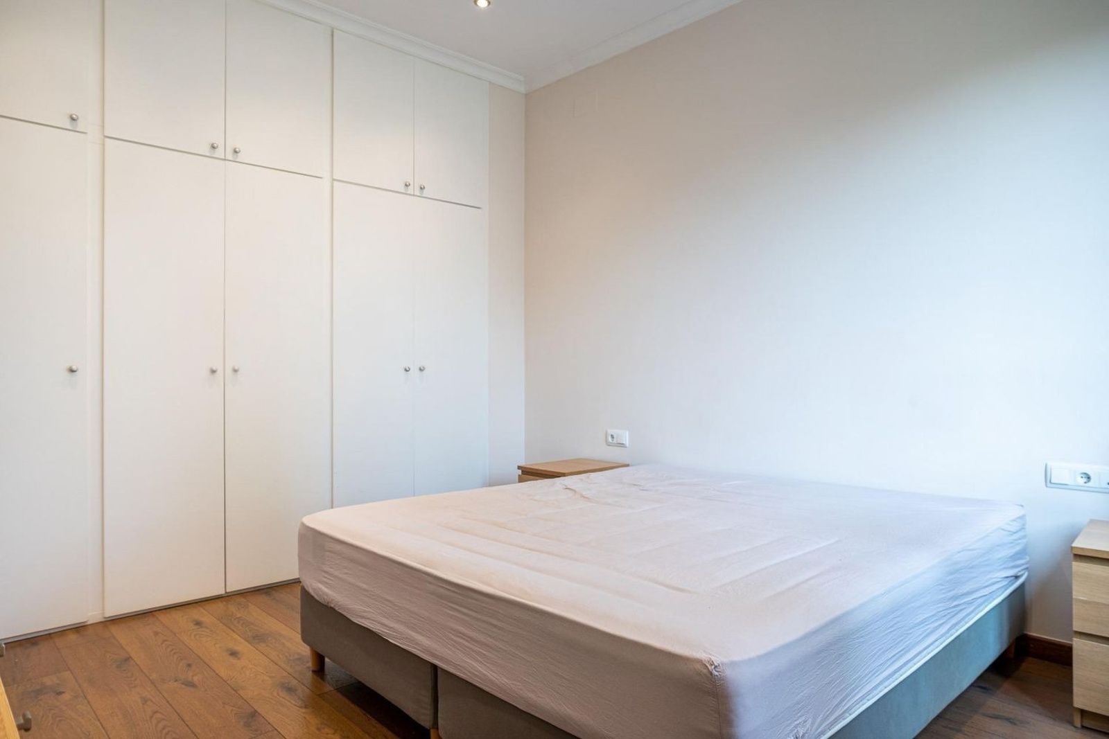 Apartamento en Barcelona, España 5 dormitorios, 203 m2 No. 192058