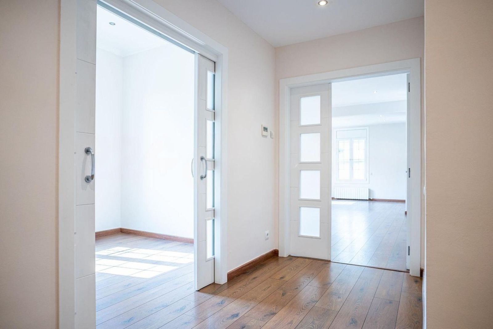 Apartamento en Barcelona, España 5 dormitorios, 203 m2 No. 192058