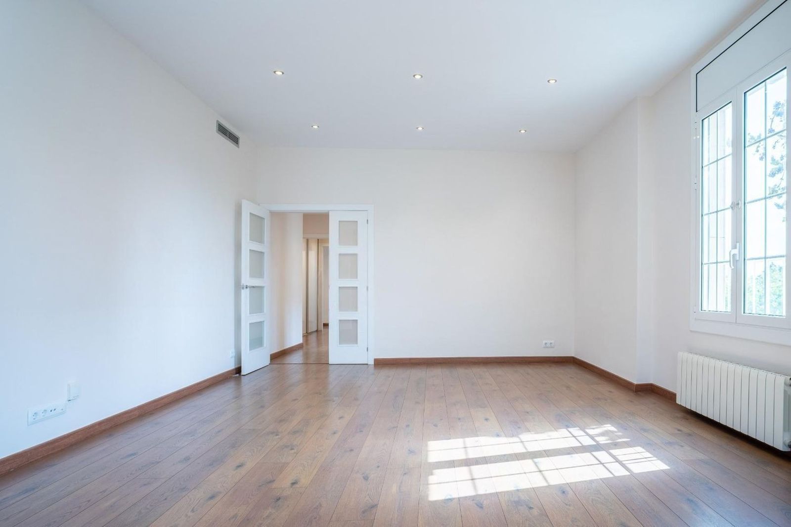 Apartamento en Barcelona, España 5 dormitorios, 203 m2 No. 192058