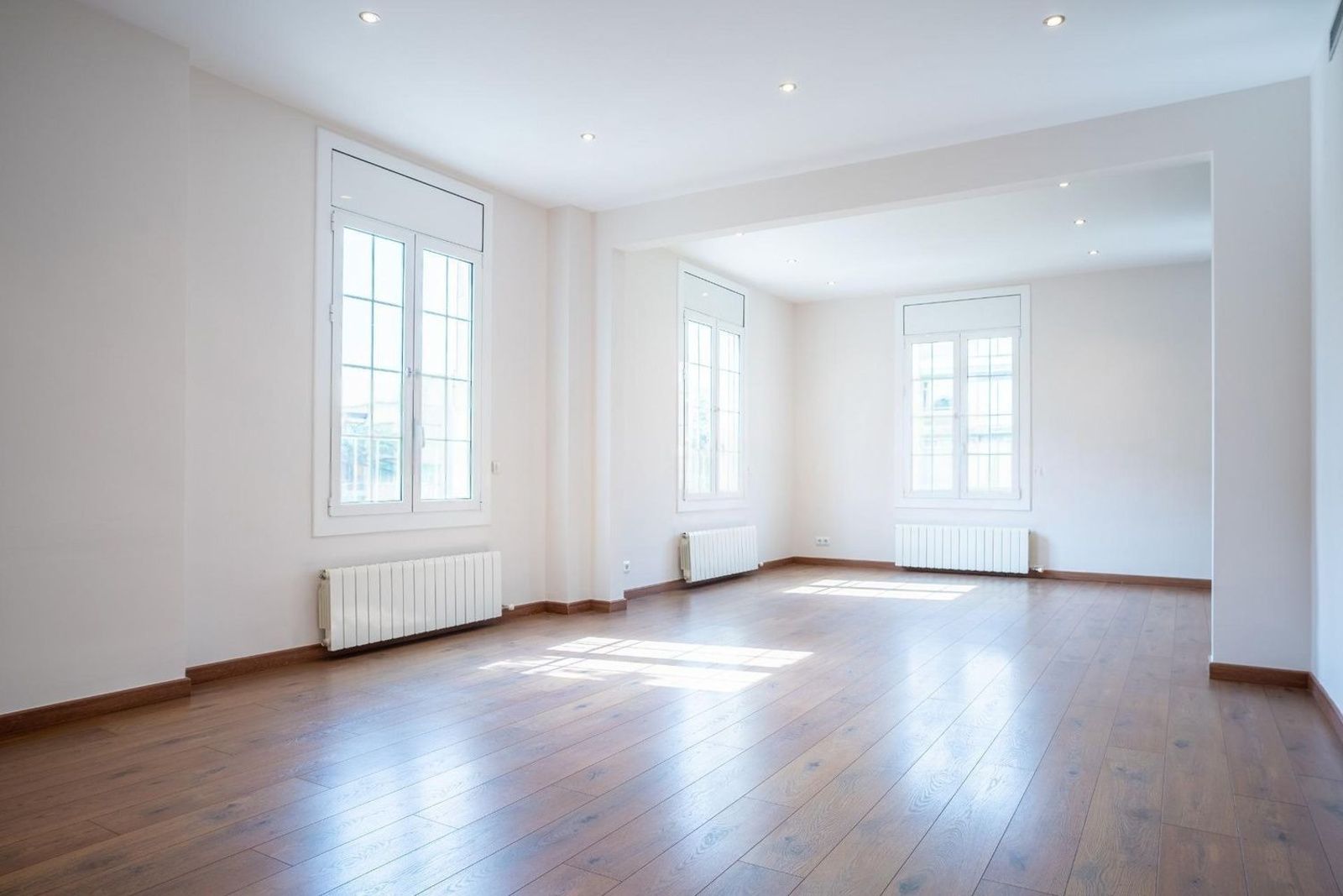 Apartamento en Barcelona, España 5 dormitorios, 203 m2 No. 192058