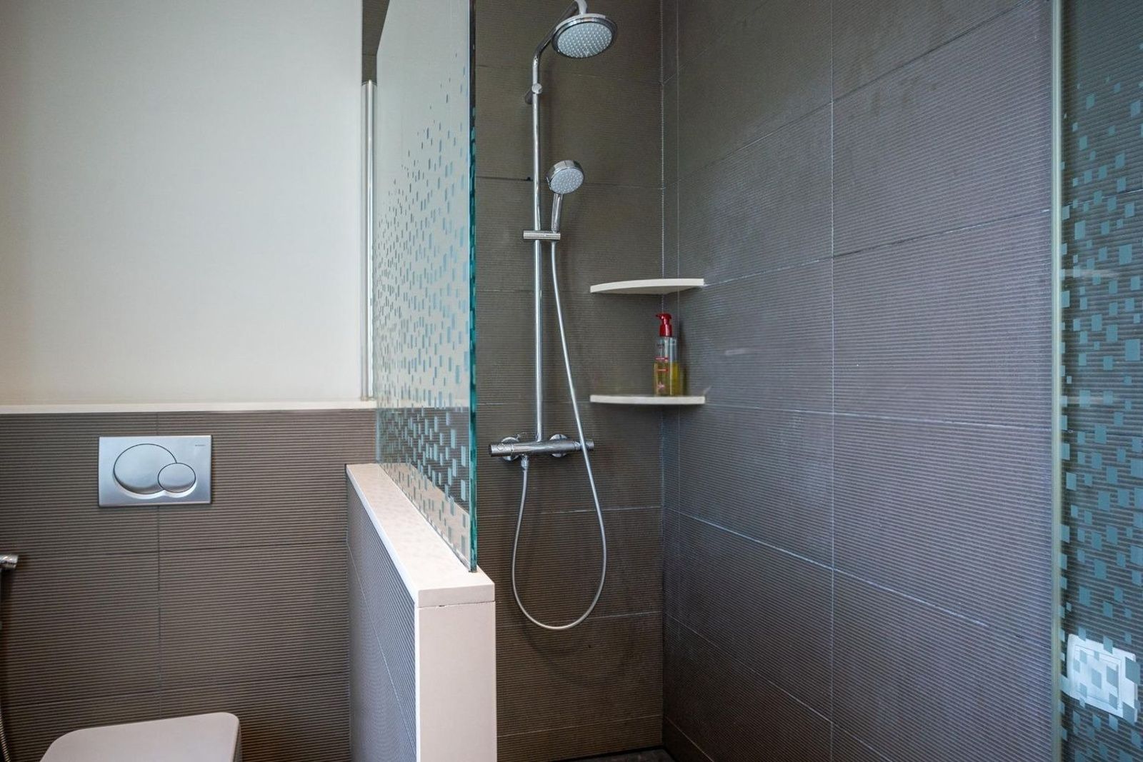 Apartamento en Barcelona, España 5 dormitorios, 203 m2 No. 192058
