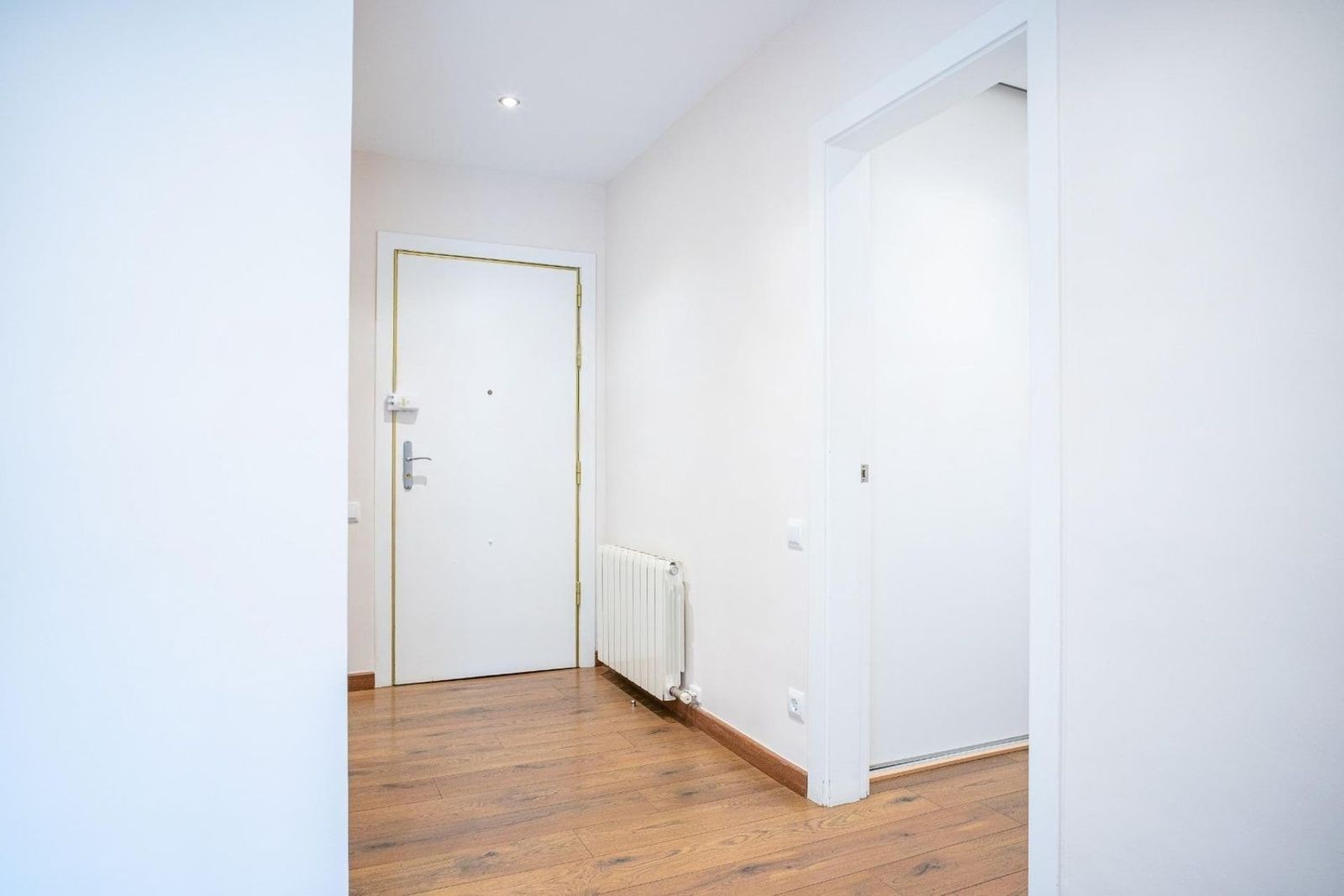 Apartamento en Barcelona, España 5 dormitorios, 203 m2 No. 192058