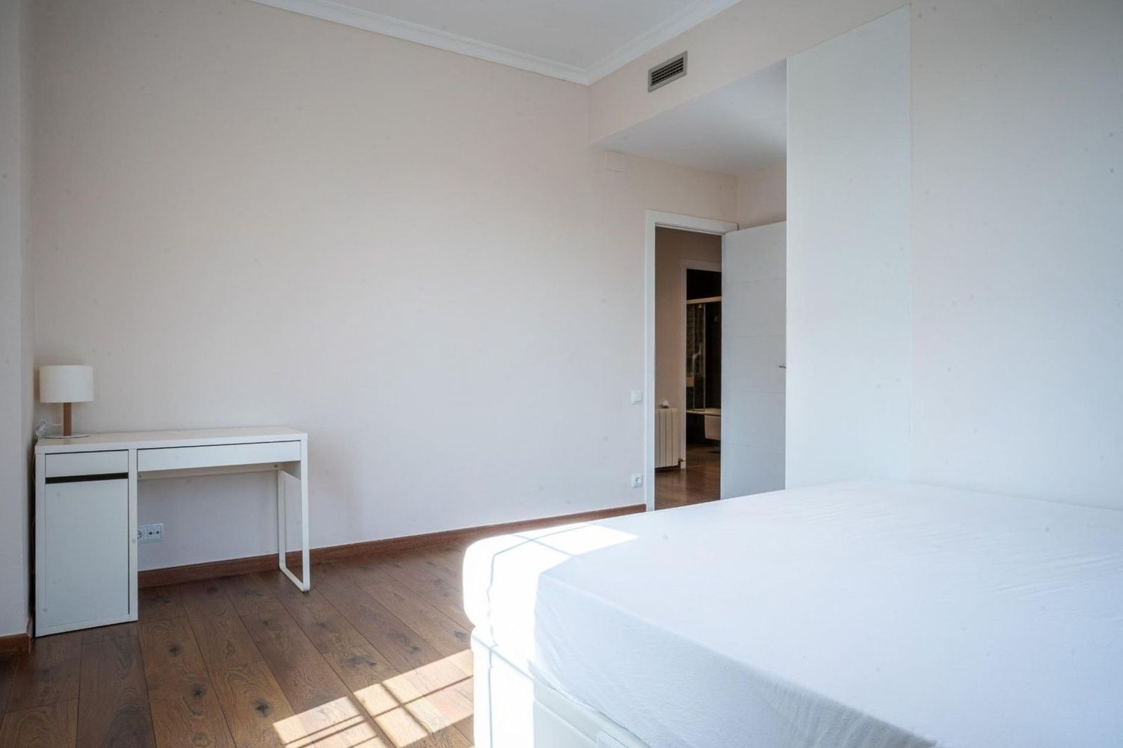 Apartamento en Barcelona, España 5 dormitorios, 203 m2 No. 192058