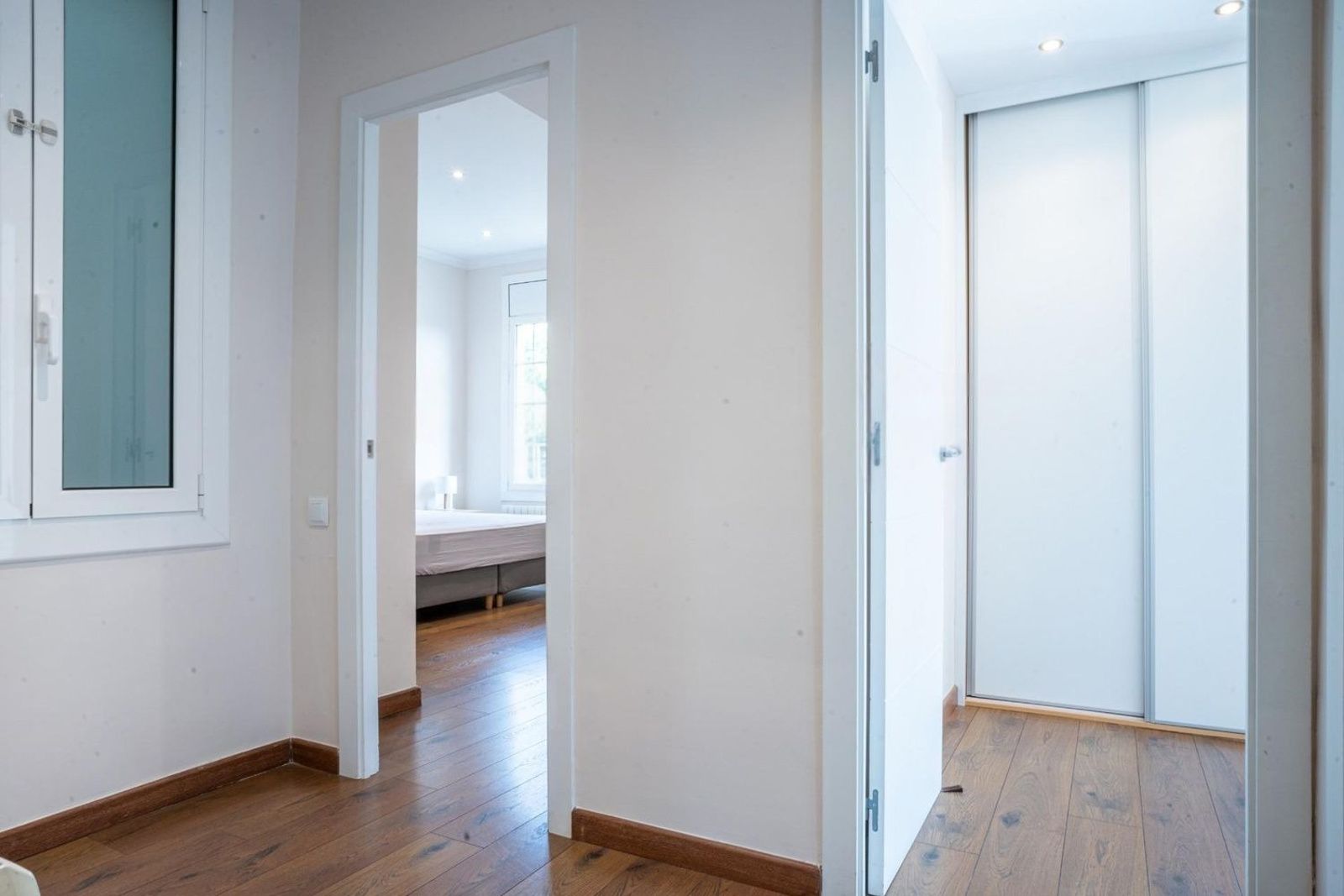 Apartamento en Barcelona, España 5 dormitorios, 203 m2 No. 192058