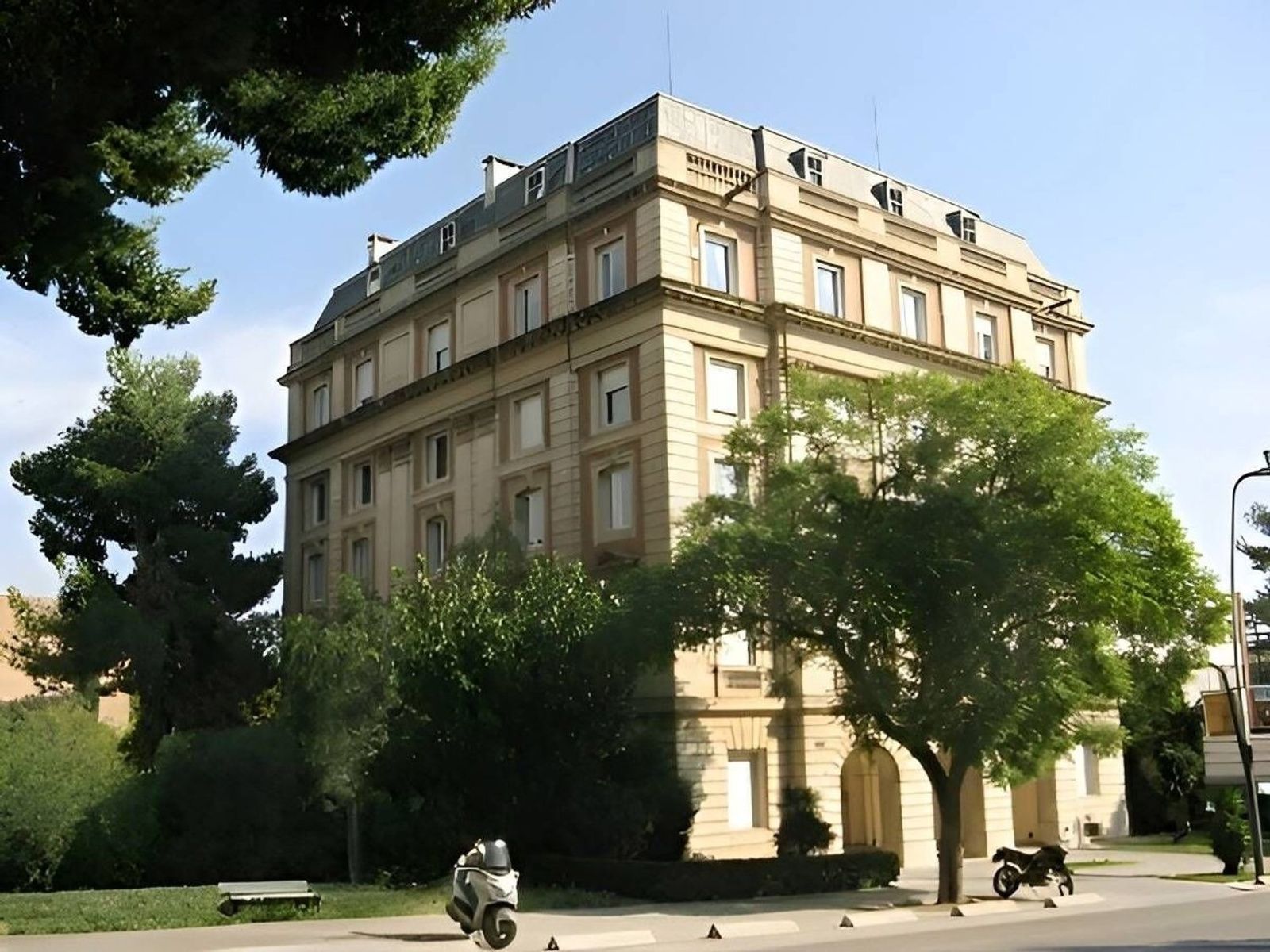 Apartamento en Barcelona, España 5 dormitorios, 203 m2 No. 192058