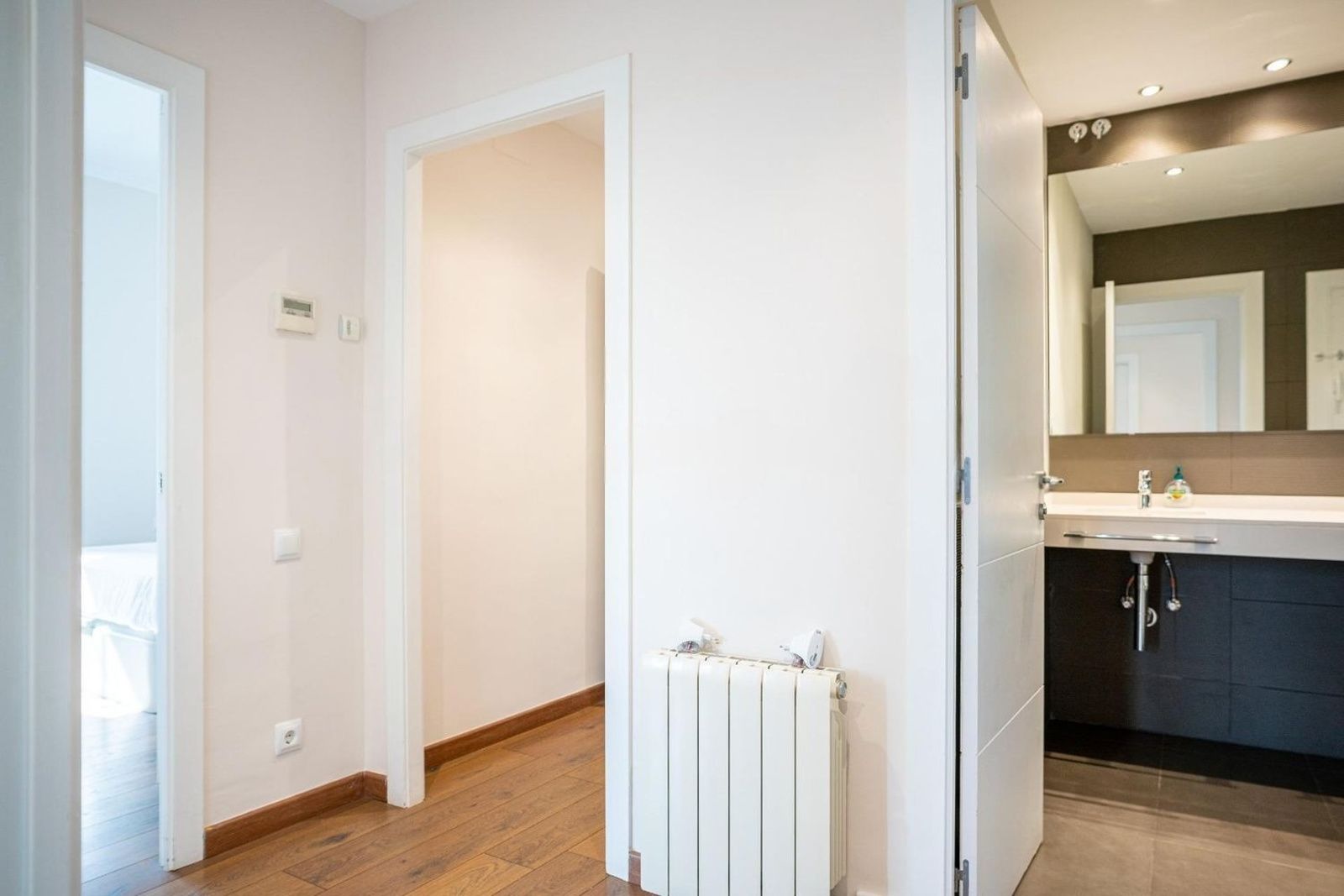 Apartamento en Barcelona, España 5 dormitorios, 203 m2 No. 192058